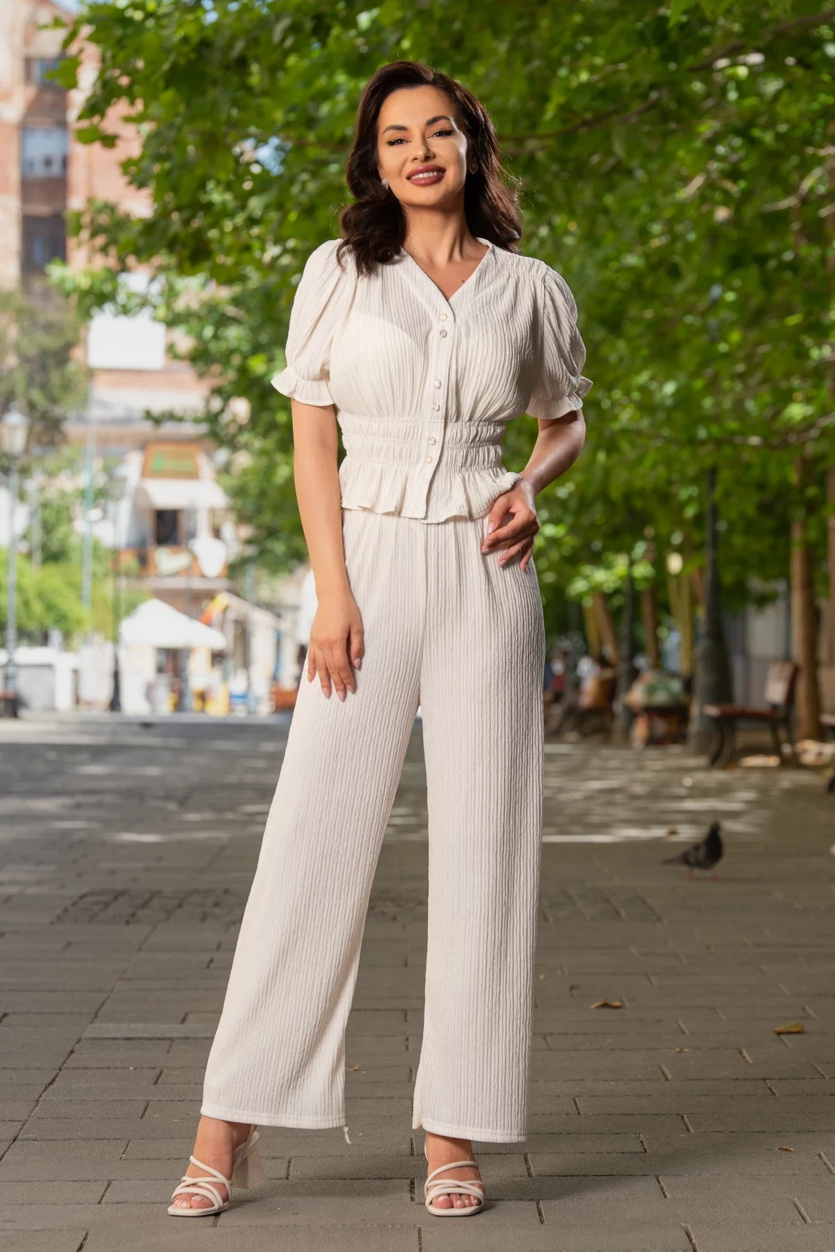 InPuff Basic Compleu casual ecru din crep cu bluza si pantalon