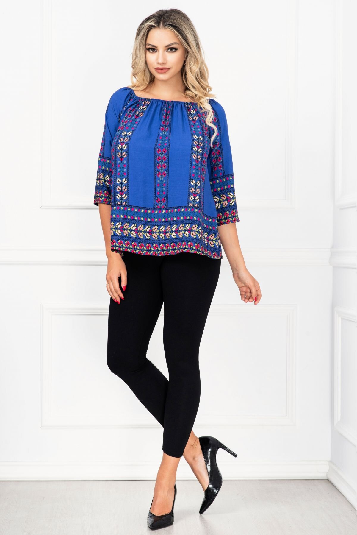 InPuff Basic Compleu casual Melody cu bluza albastra si imprimeu floral By InPuff