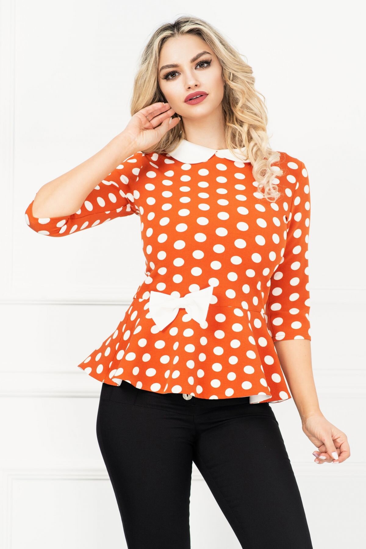 InPuff Bluza caramizie cu buline si peplum cu funda ecru in talie