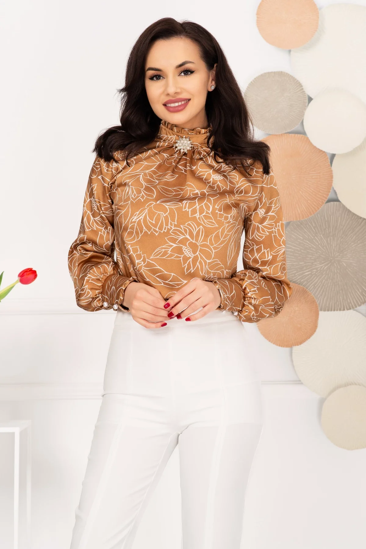 InPuff Bluza dama eleganta maro cu flori de nufar
