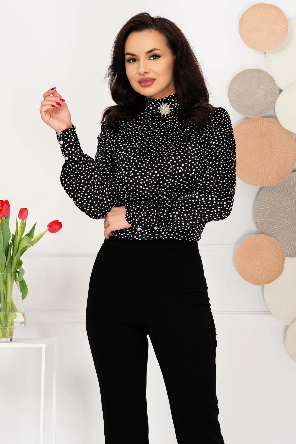 InPuff Bluza dama eleganta neagra cu buline albe