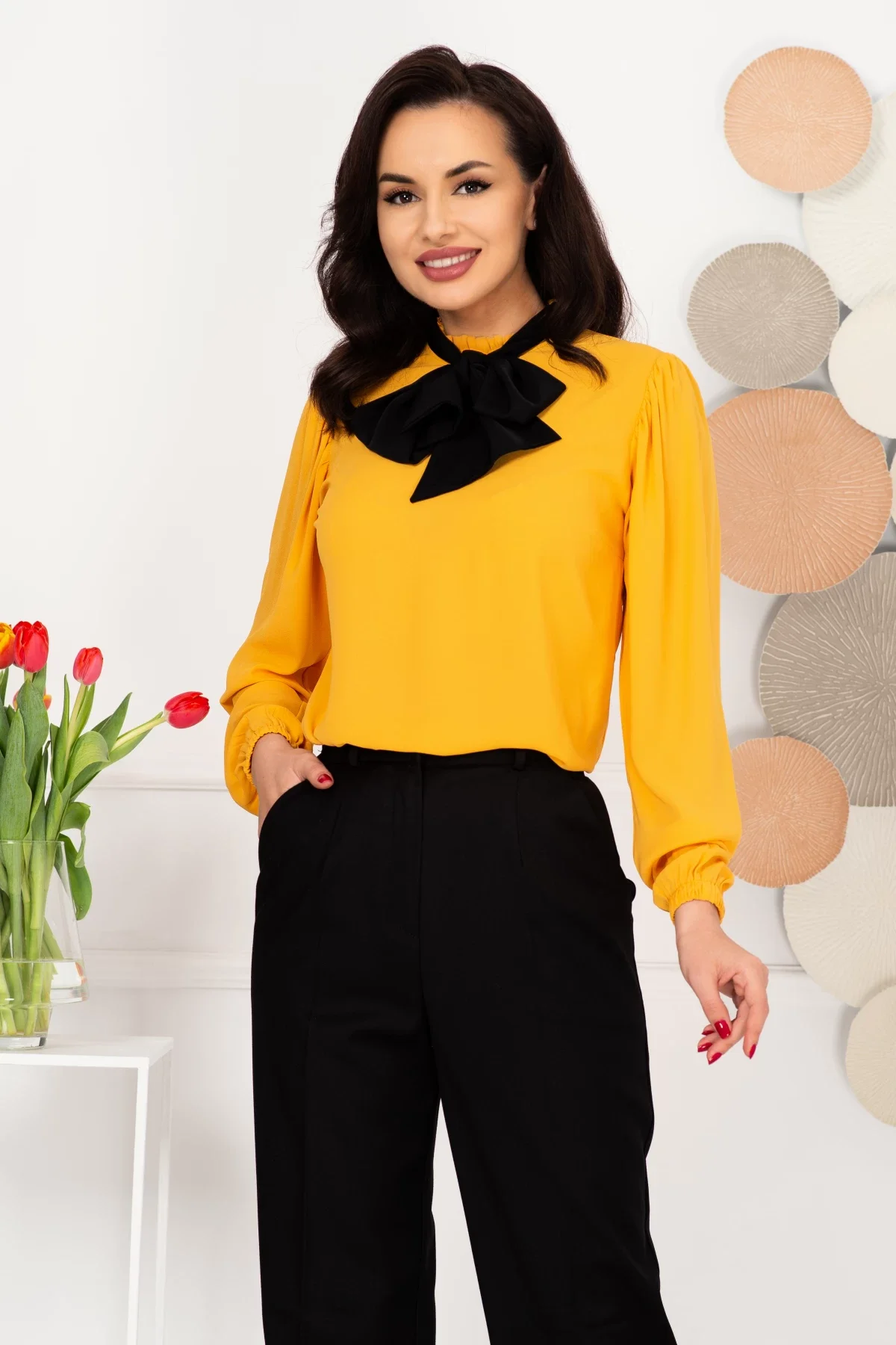 InPuff Bluza eleganta galbena din voal cu guler tip esarfa