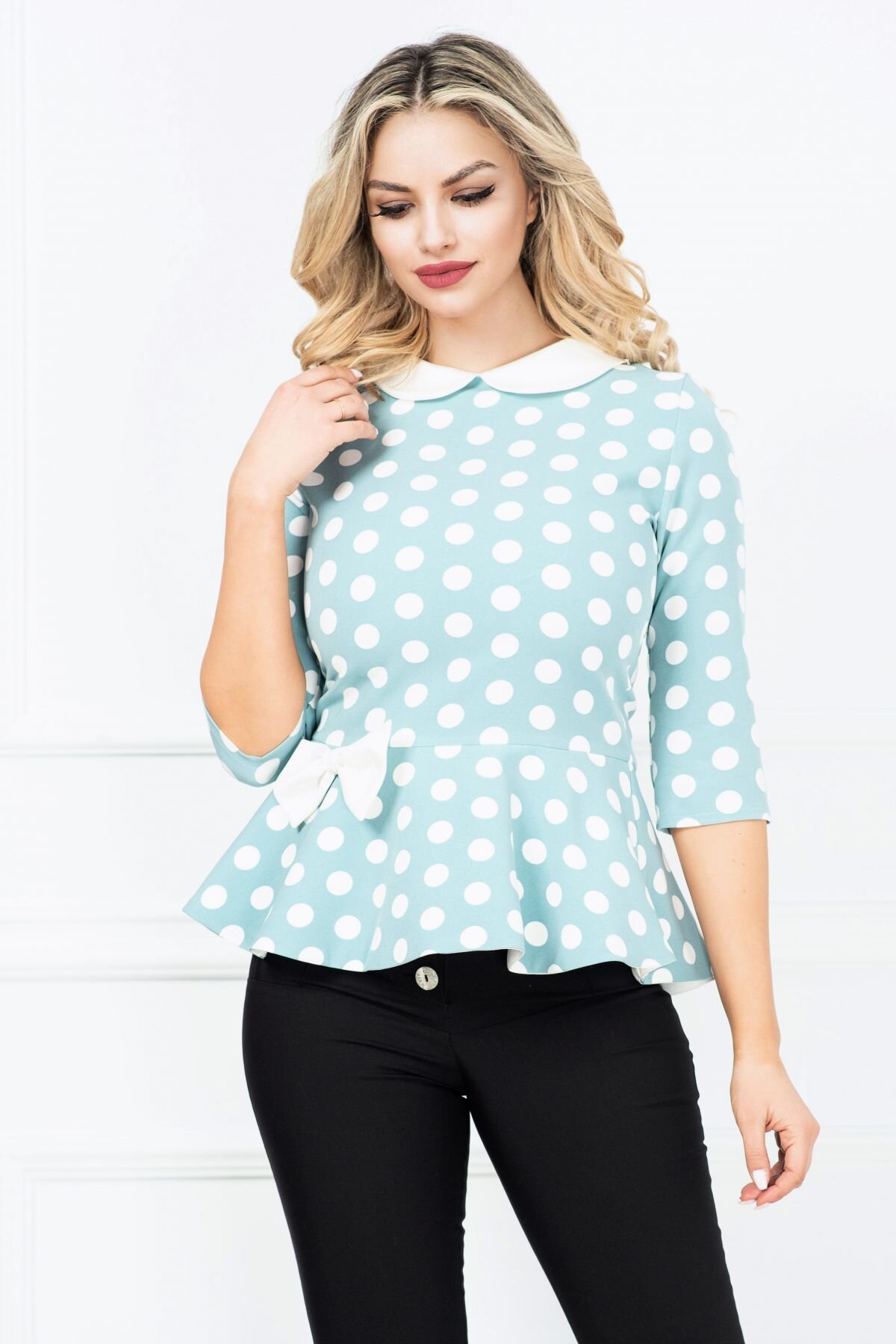 InPuff Bluza turquoise cu buline si peplum cu funda ecru in talie