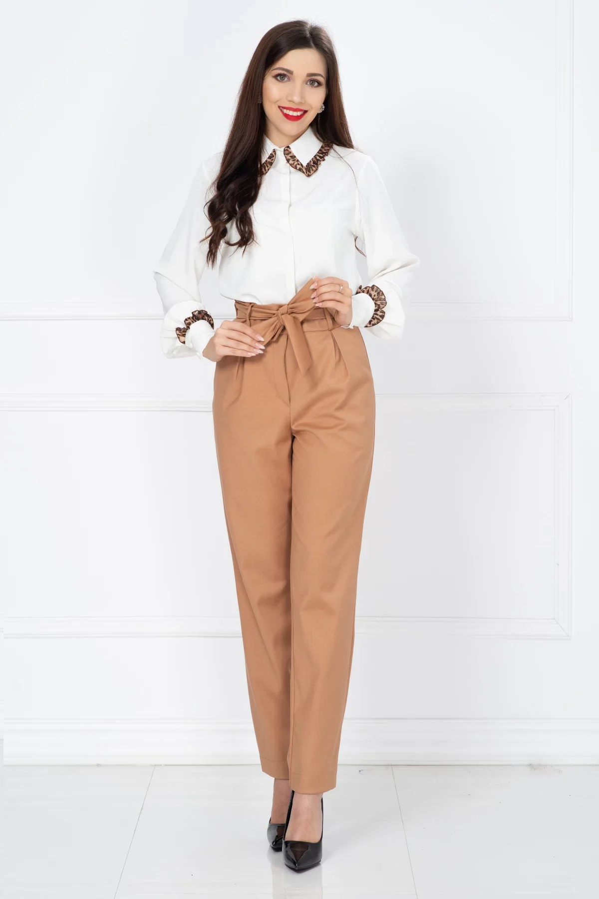 InPuff Pantaloni camel lejeri cu cordon in talie