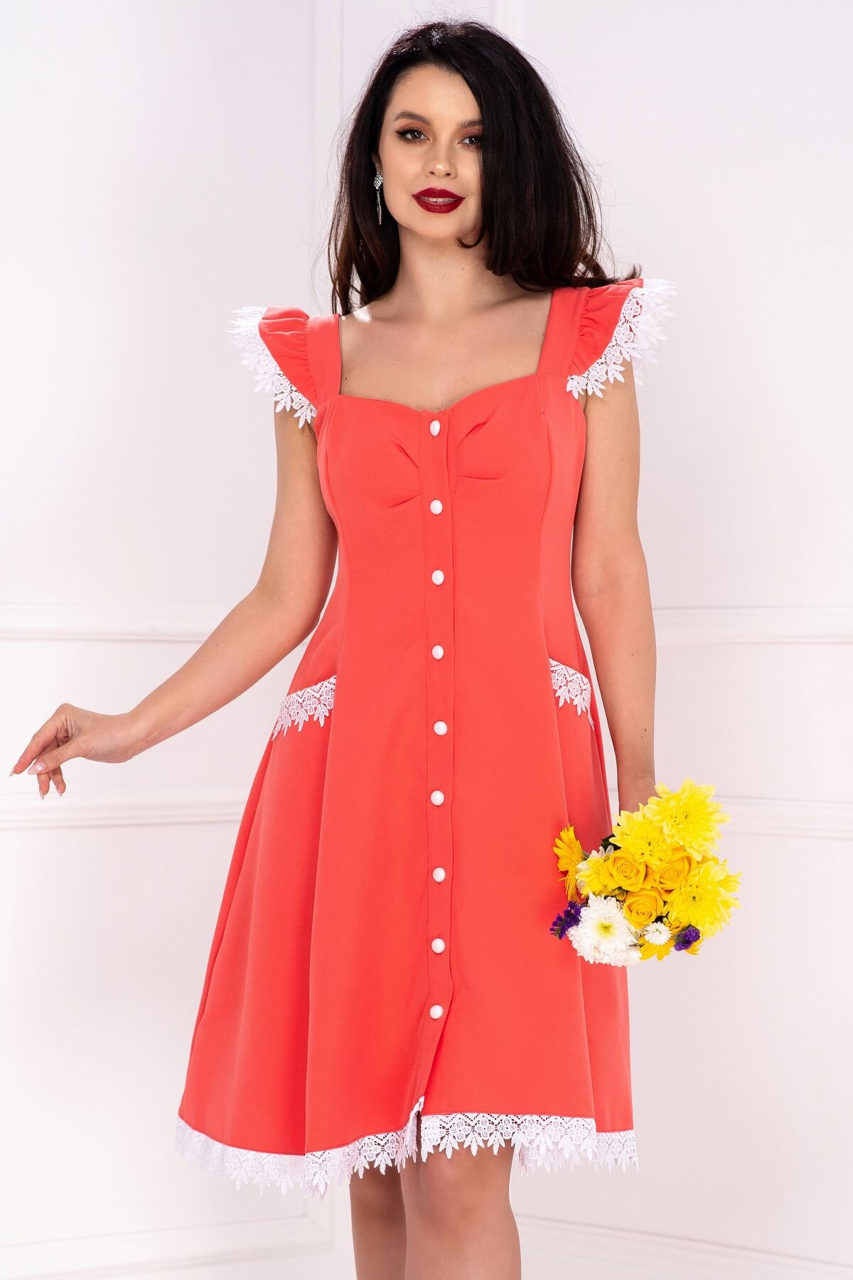 InPuff Rochie corai cu volanase la umeri si broderie aplicata
