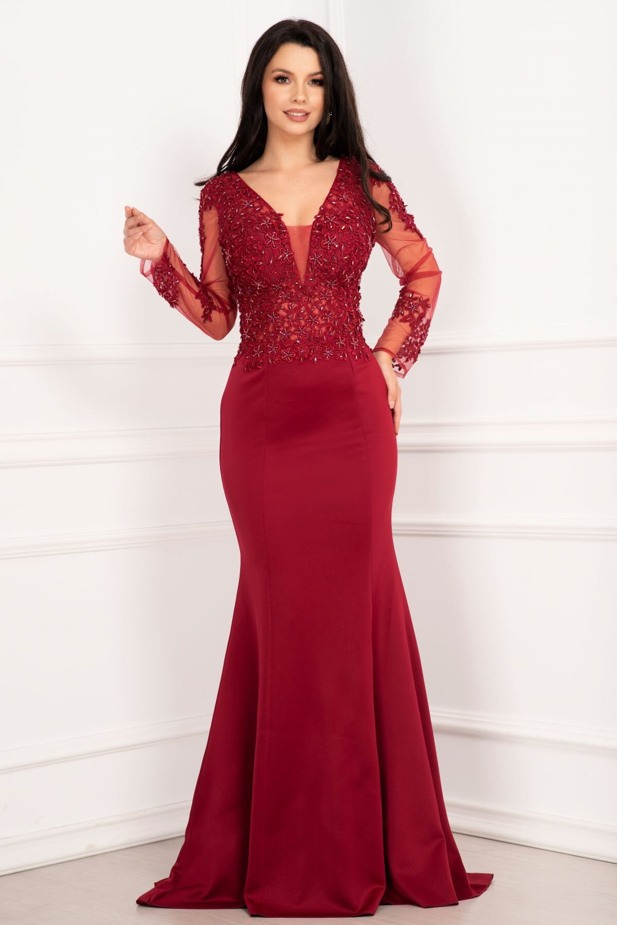 InPuff Rochie de seara bordo pretioasa tip sirena cu broderie aplicata si margele