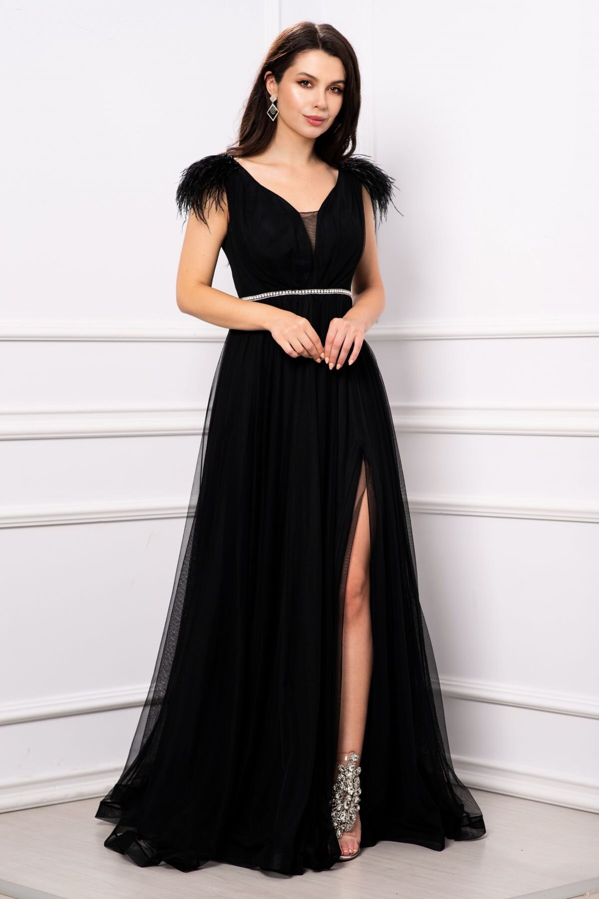 InPuff Rochie de seara Gratiela neagra cu perle in talie si accesoriu tip fulgi