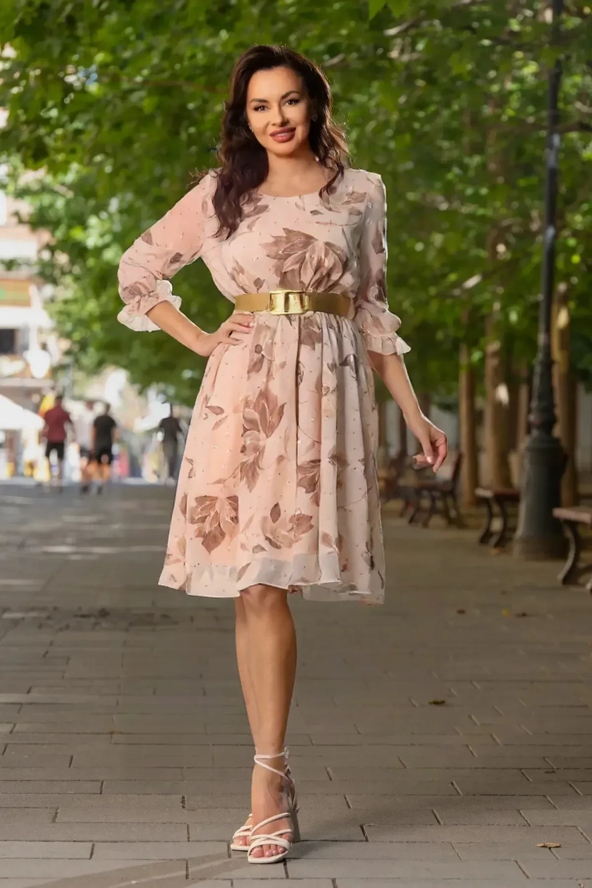 InPuff Rochie de zi in clos Ayana bej din voal cu imprimeu floral