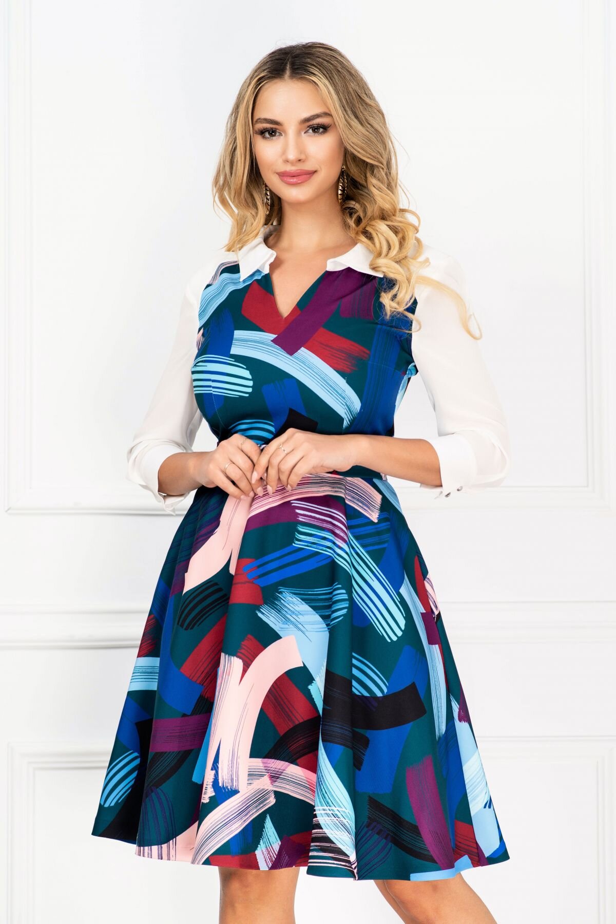 InPuff Rochie de zi in clos cu print multicolor si maneci din voal