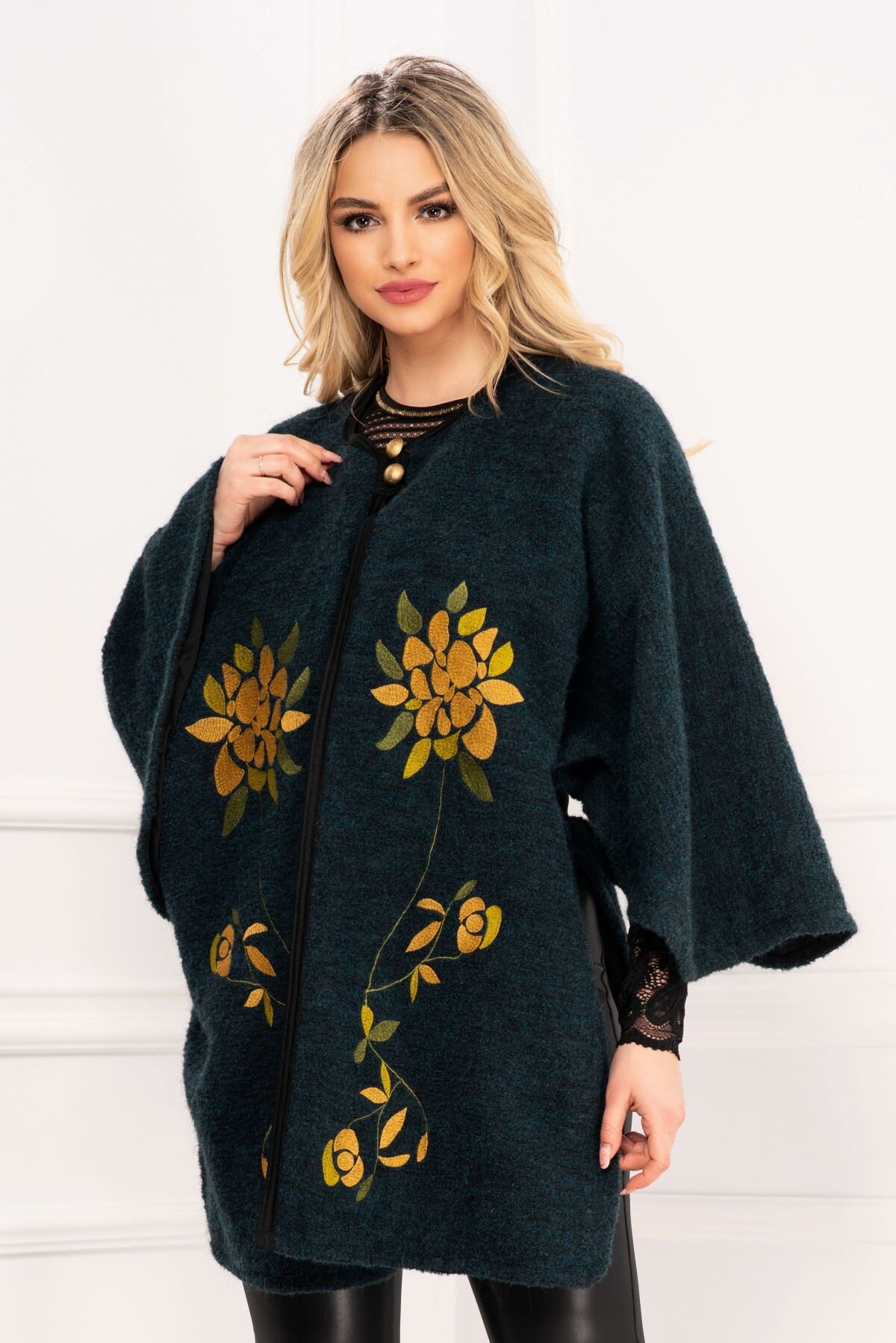 Legendaria Capa eleganta turquoise din lana cu broderie mustar
