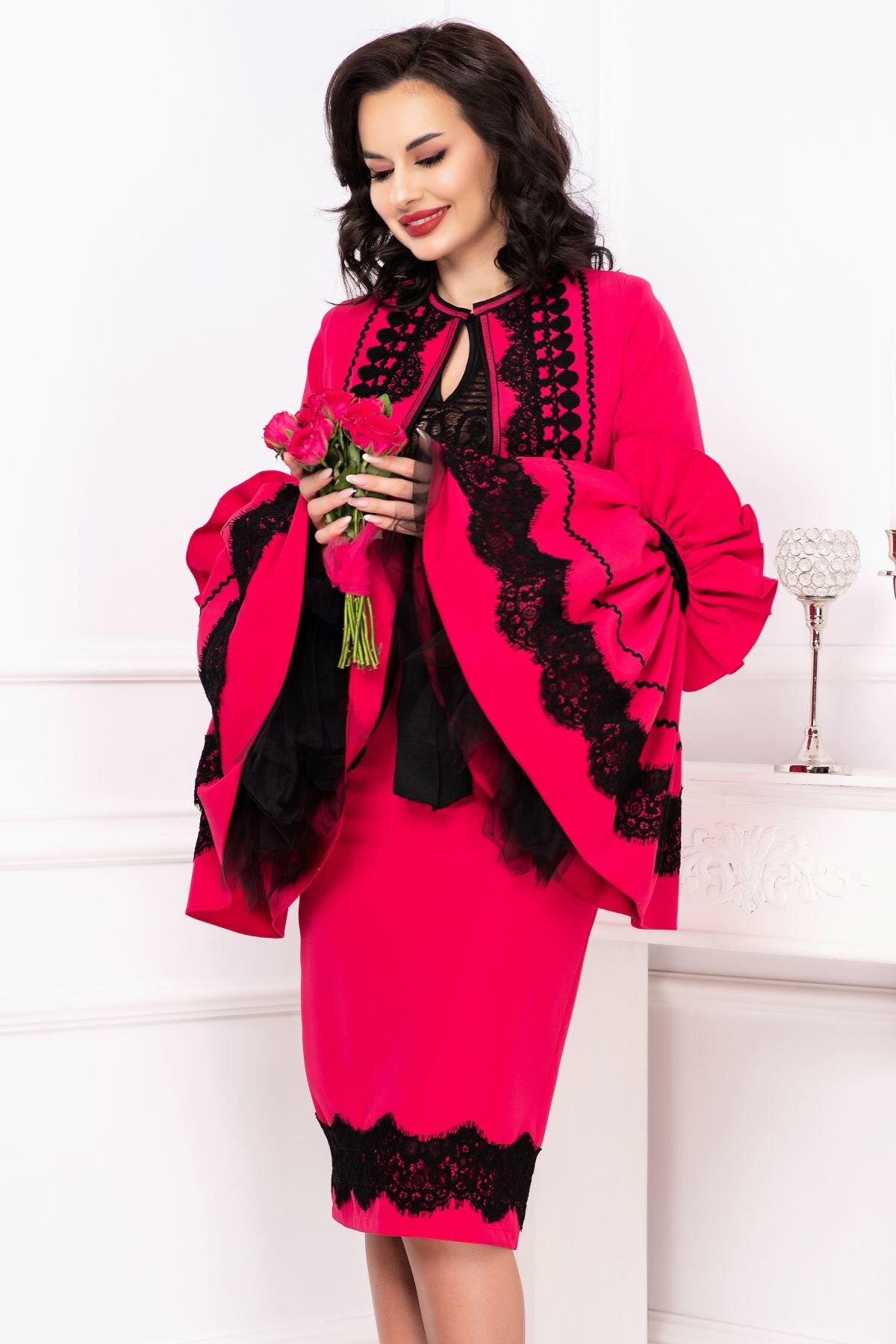 Legendaria Jacheta magenta cu maneci clopot pretioase