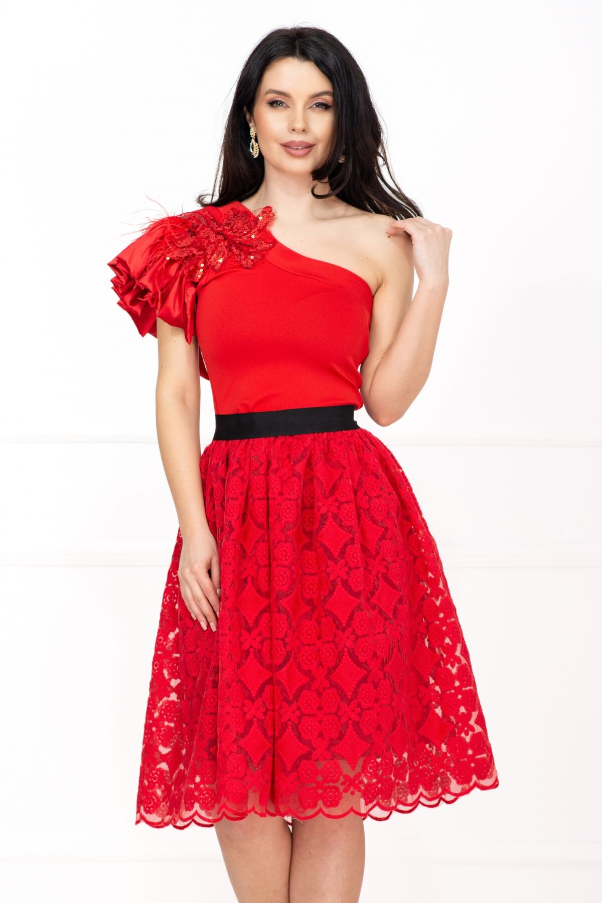 Legendaria Rochie de ocazie rosie in clos cu fulgi si broderie