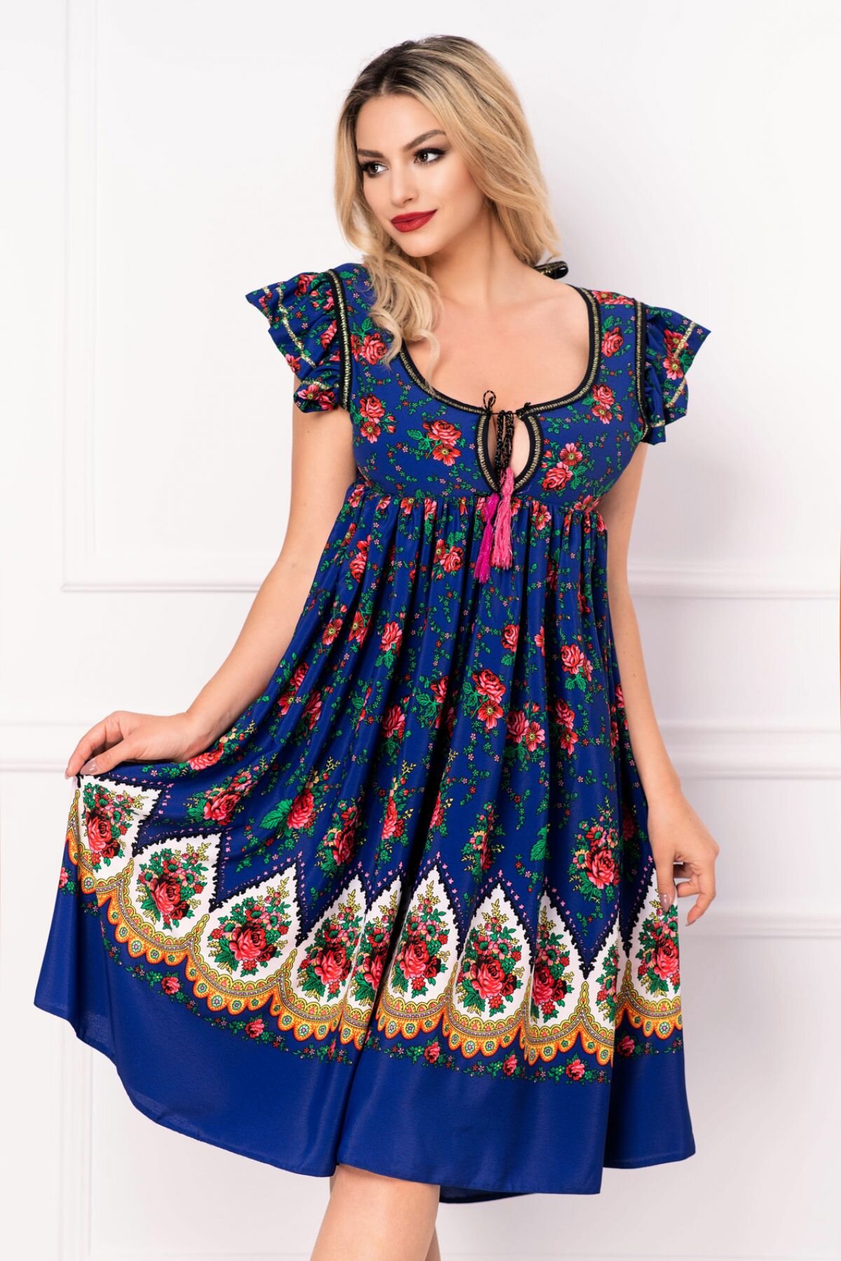 Legendaria Rochie Venezia lejera albastra cu decupaj la spate si imprimeu floral