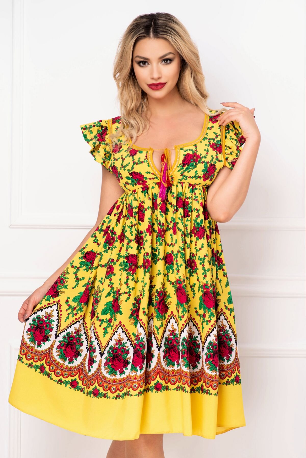 Legendaria Rochie Venezia lejera galbena cu decupaj la spate si imprimeu floral