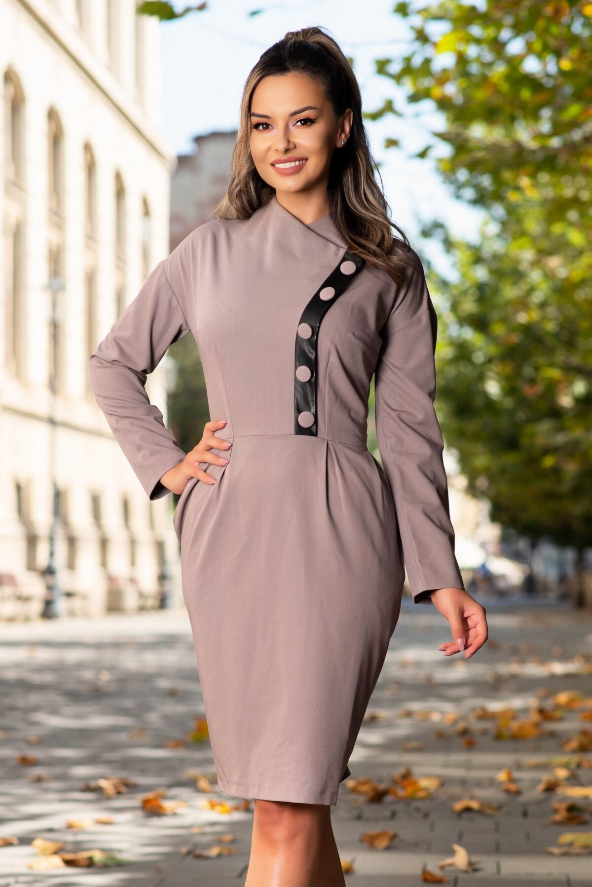 MBG Collection Rochie dama midi cappucino cu nasturi imbracati