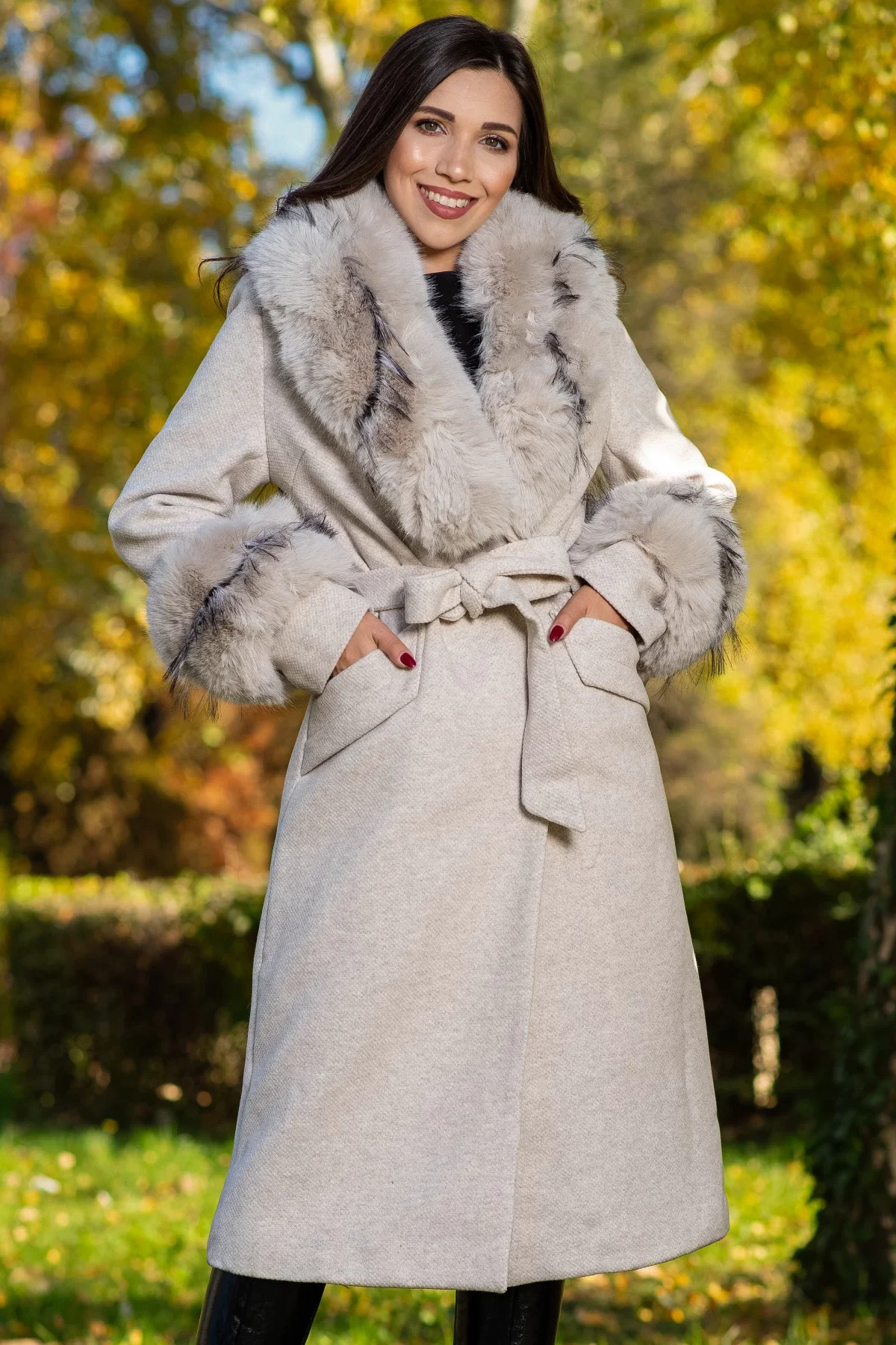 Patricia Palton dama bej elegant Fabiola din stofa cu guler din blana