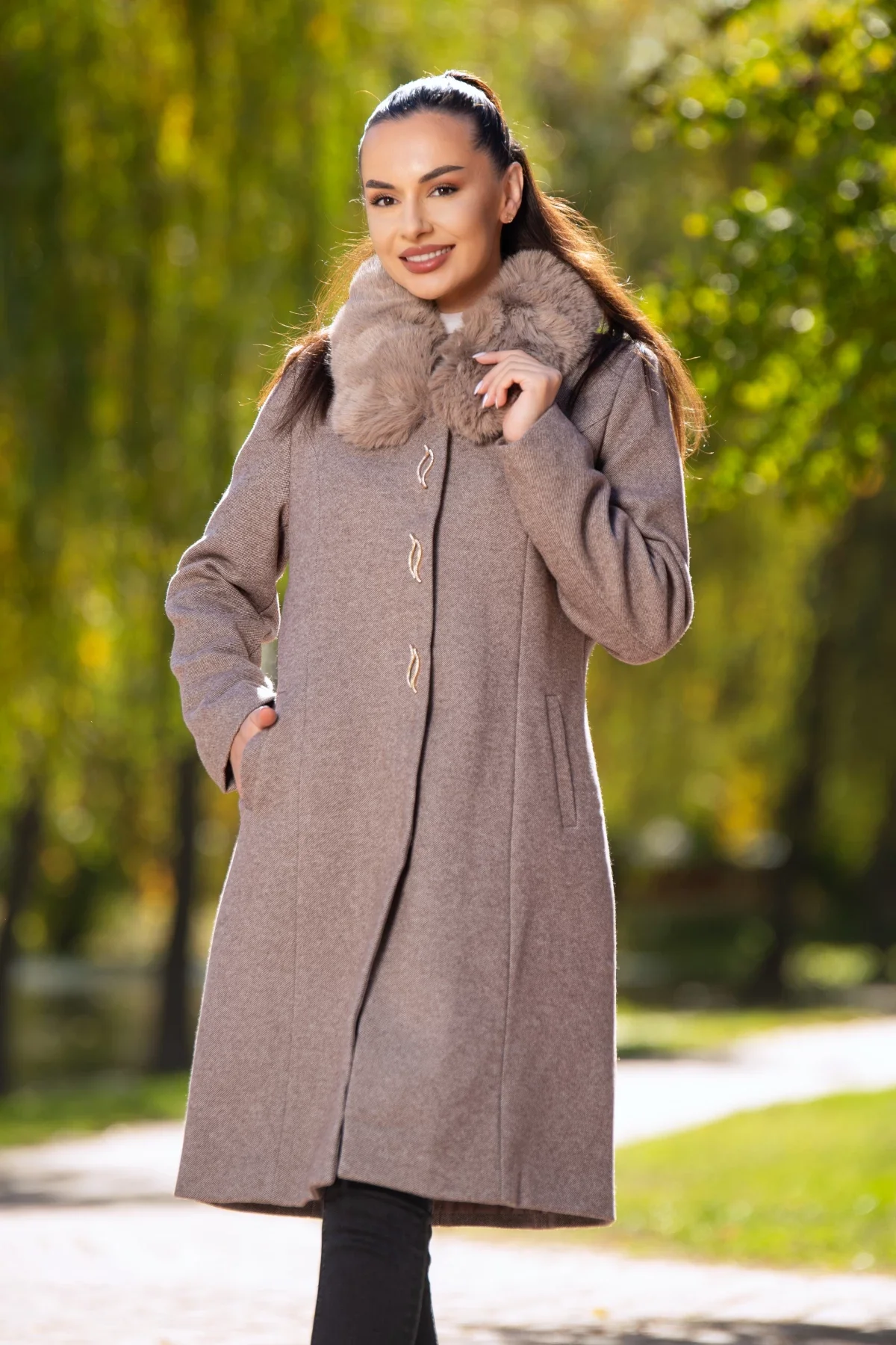 Patricia Palton dama elegant aluna Anais din stofa cu guler din blana