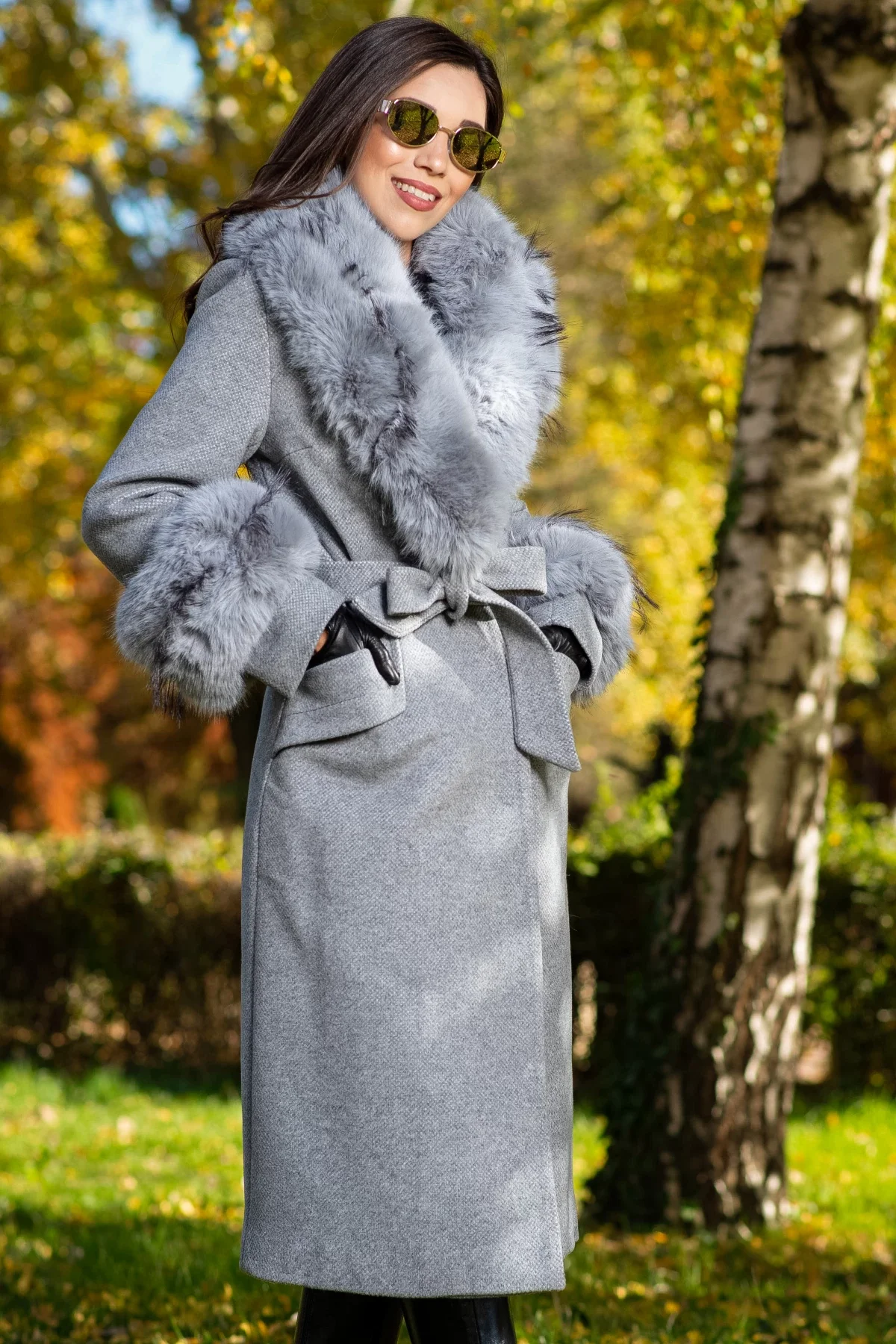 Patricia Palton dama gri elegant Fabiola din stofa cu guler din blana