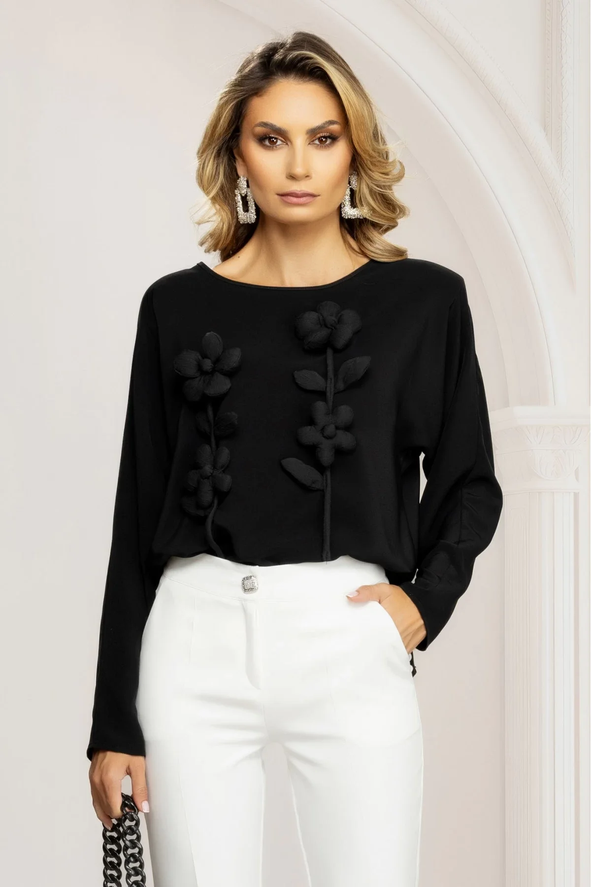 Pretty Girl Bluza dama eleganta neagra cu flori 3D aplicate