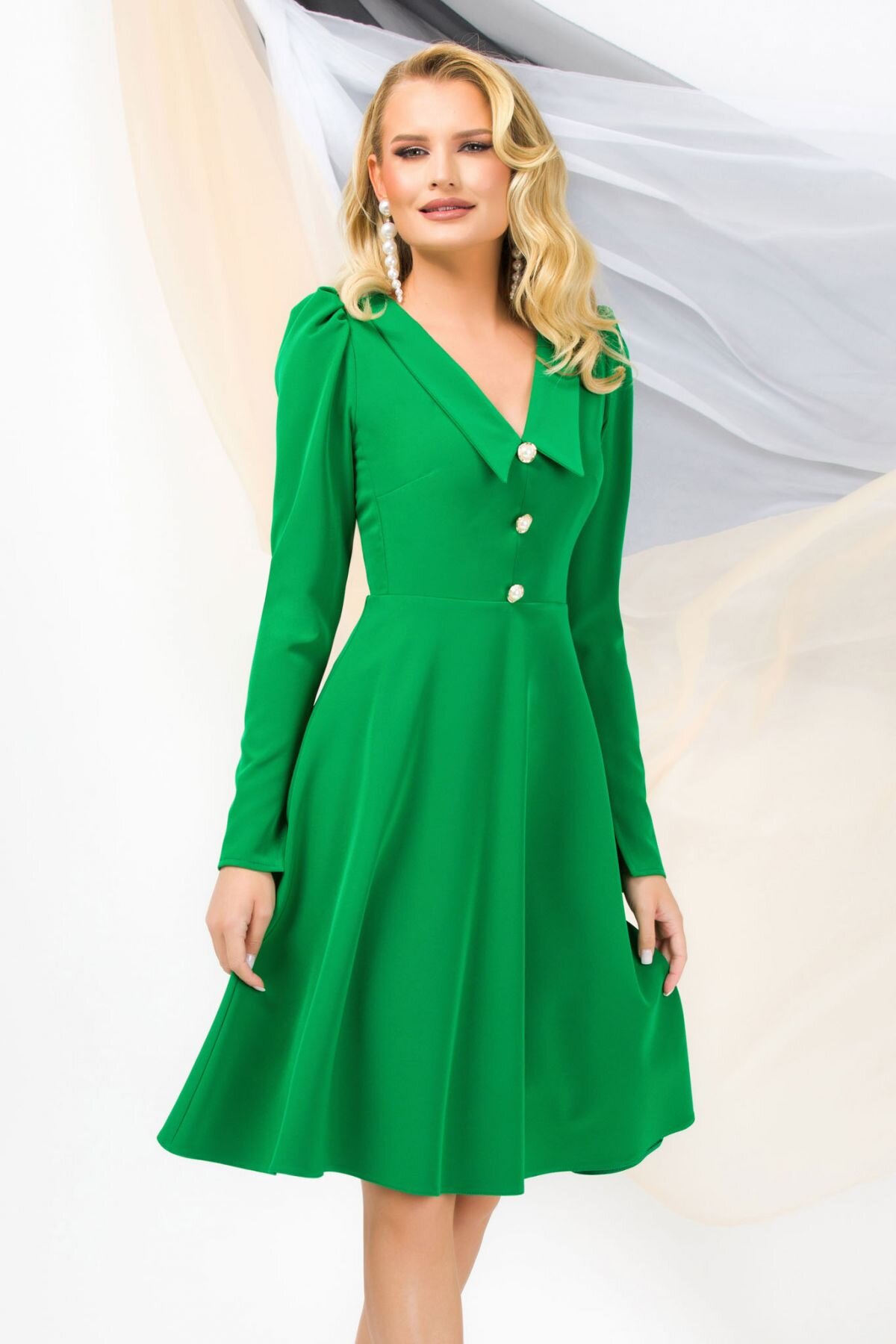 Pretty Girl Rochie de ocazie verde in clos cu guler ascutit