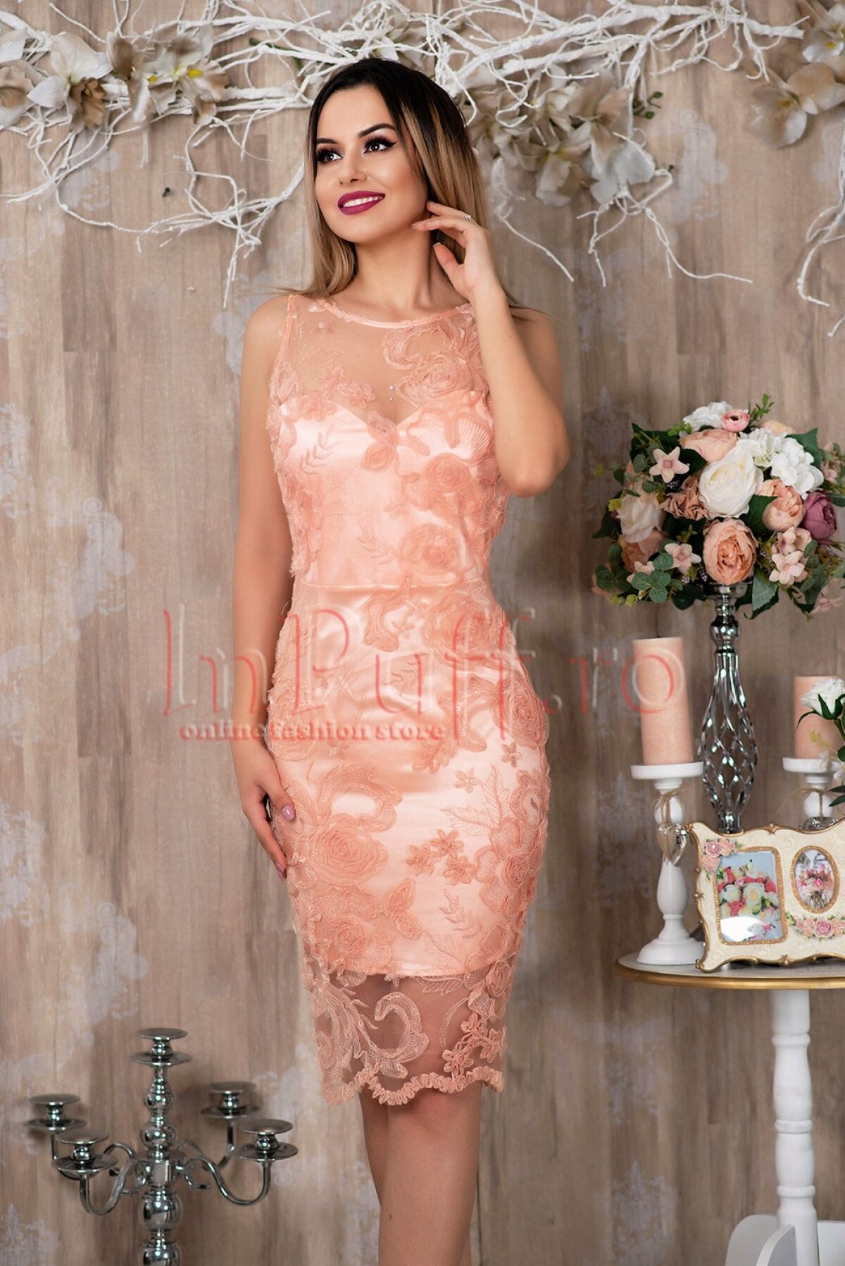 Pretty Girl Rochie midi rose din dantela 3D