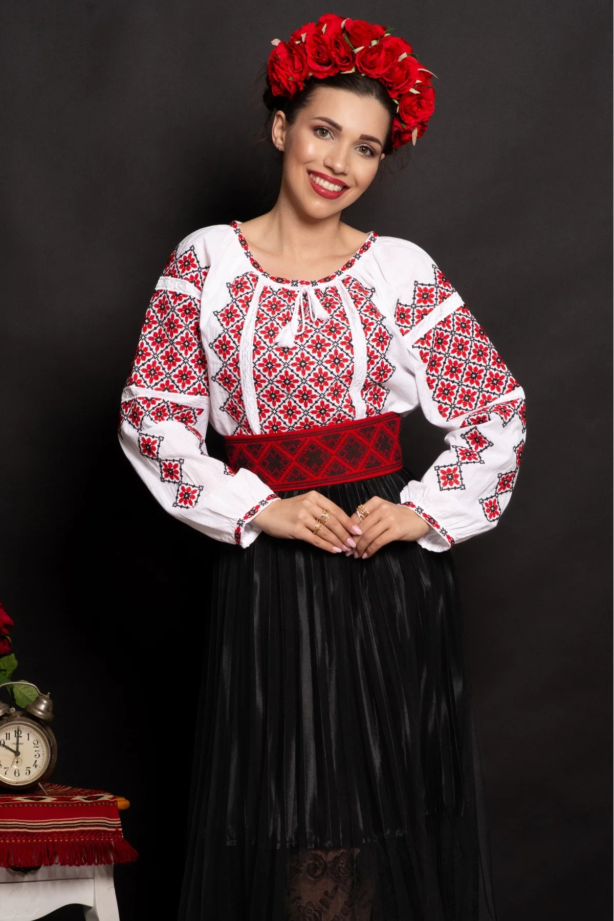 Traditional Brau rosu Matilda cu simbolul rombului