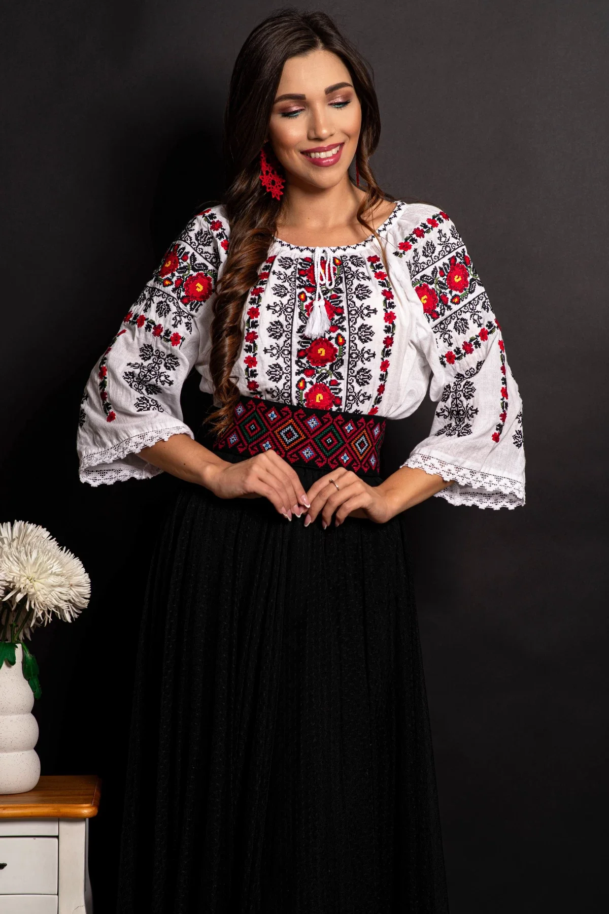 Traditional Ie a alba din bumbac Marilena cu broderie florala bogata