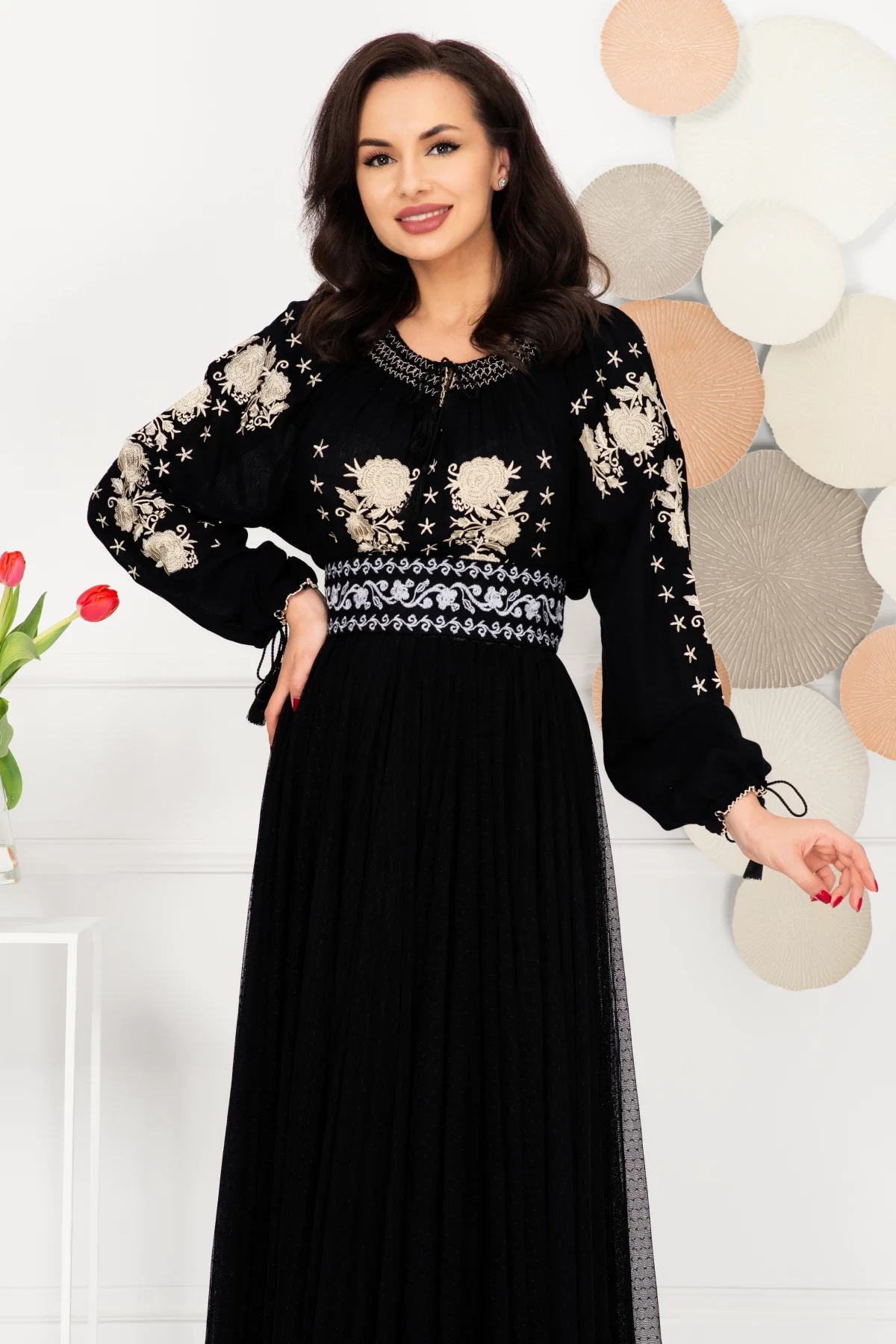 Traditional Ie a din vascoza neagra cu broderie florala
