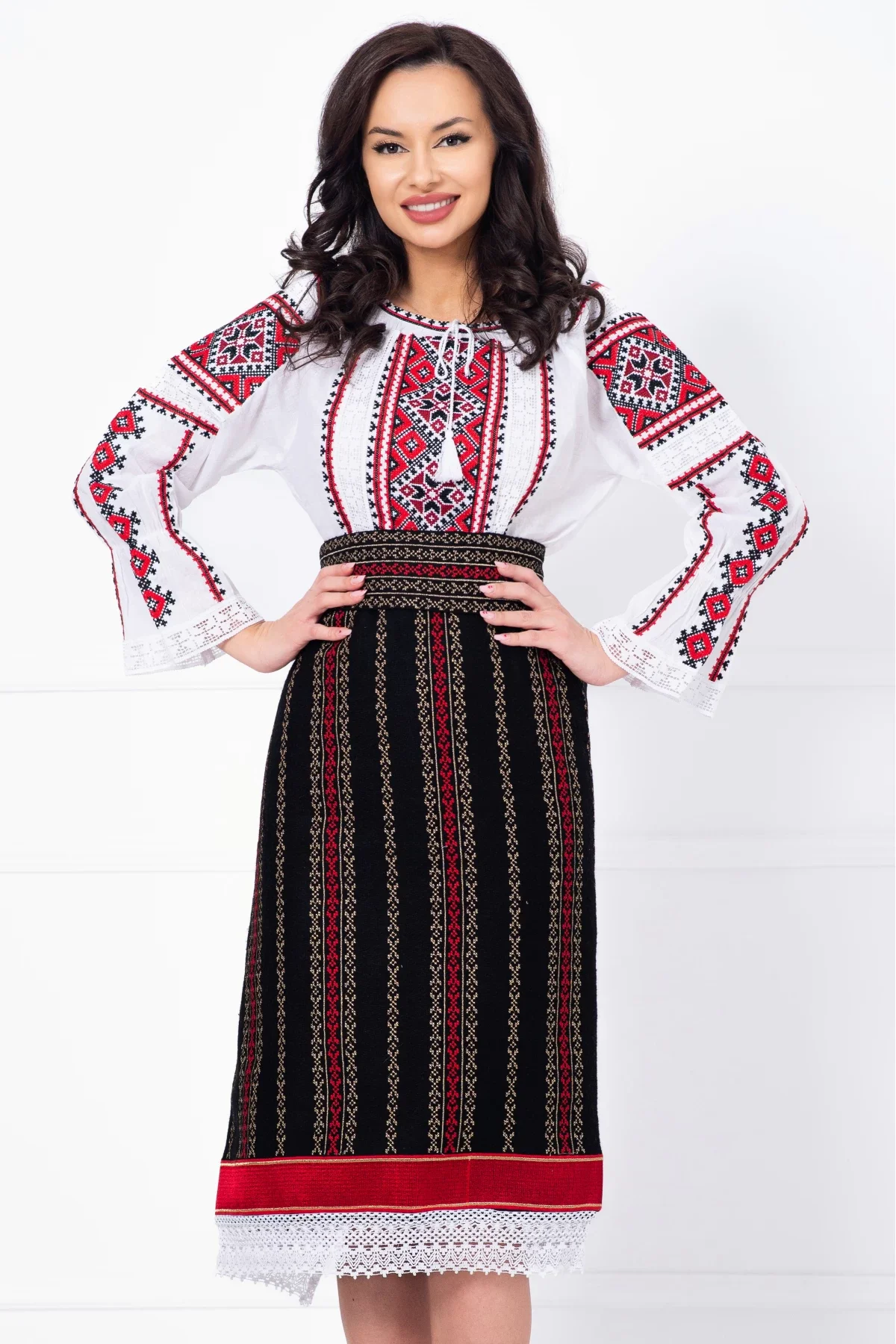 Traditional Ie a Gineta cu broderie rosie inspirata din motive populare