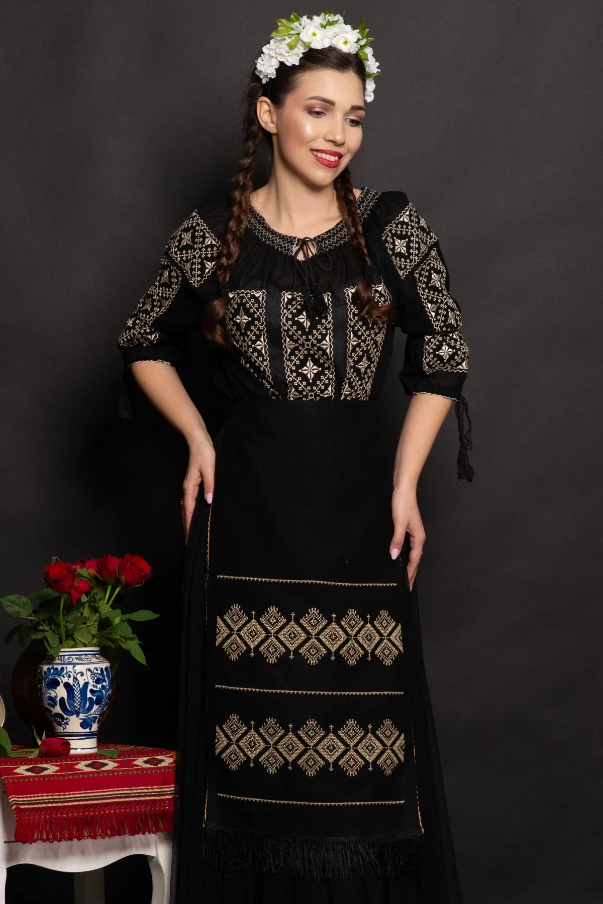 Traditional Ie a neagra Nadia cu simbolul crucii brodat
