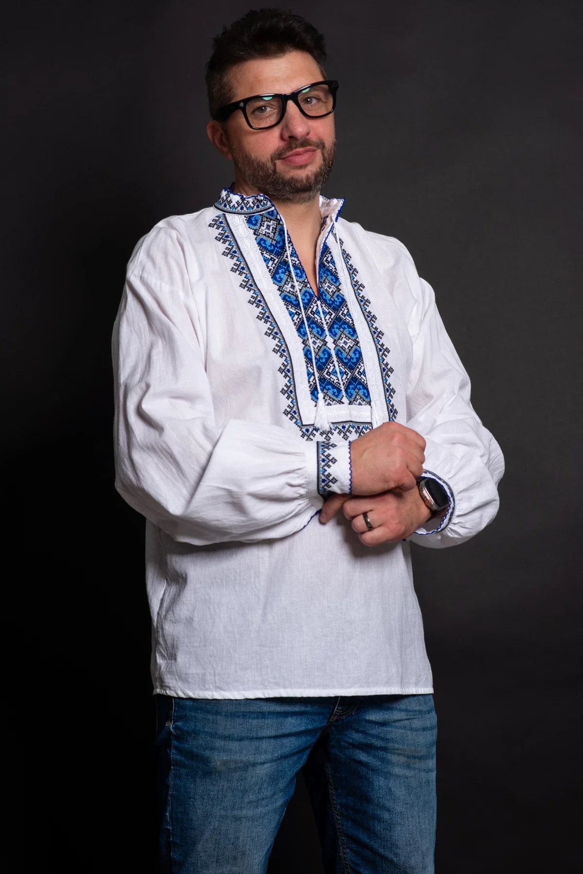 Traditional Ie a Rares de barbat din bumbac cu broderie albastra