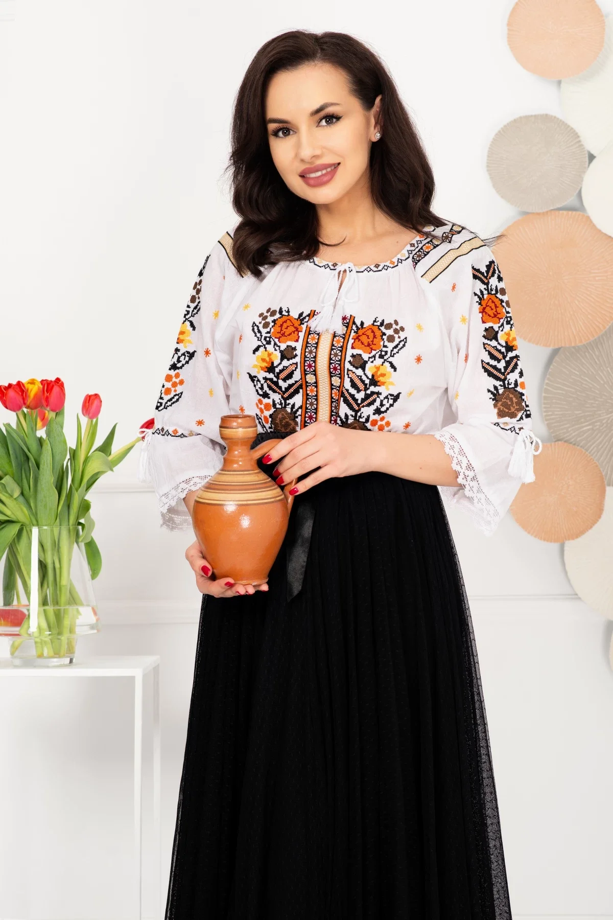 Traditional Ie alba a brodata Marta din bumbac