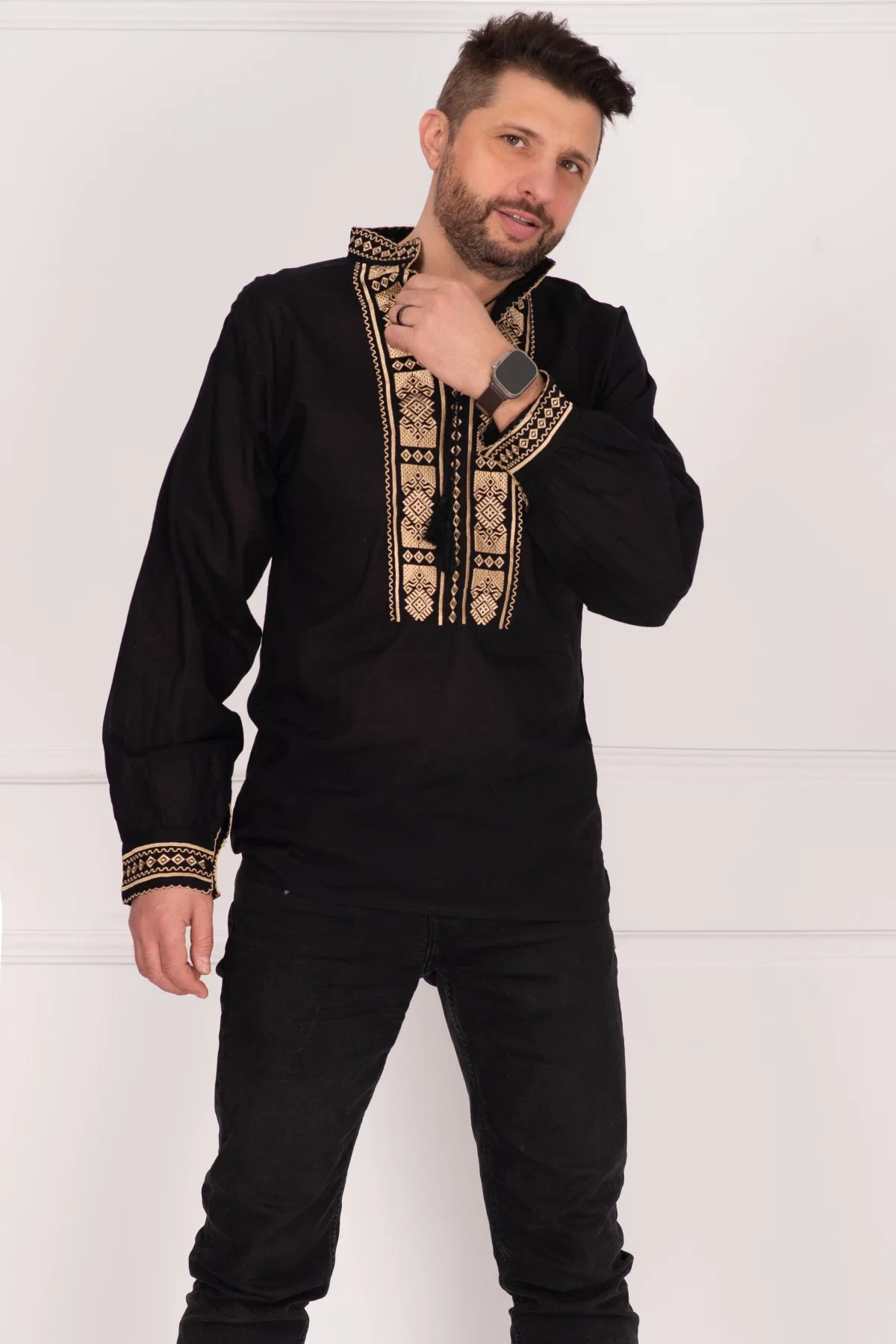 Traditional Ie barbateasca a neagra din bumbac cu broderie din matase aurie