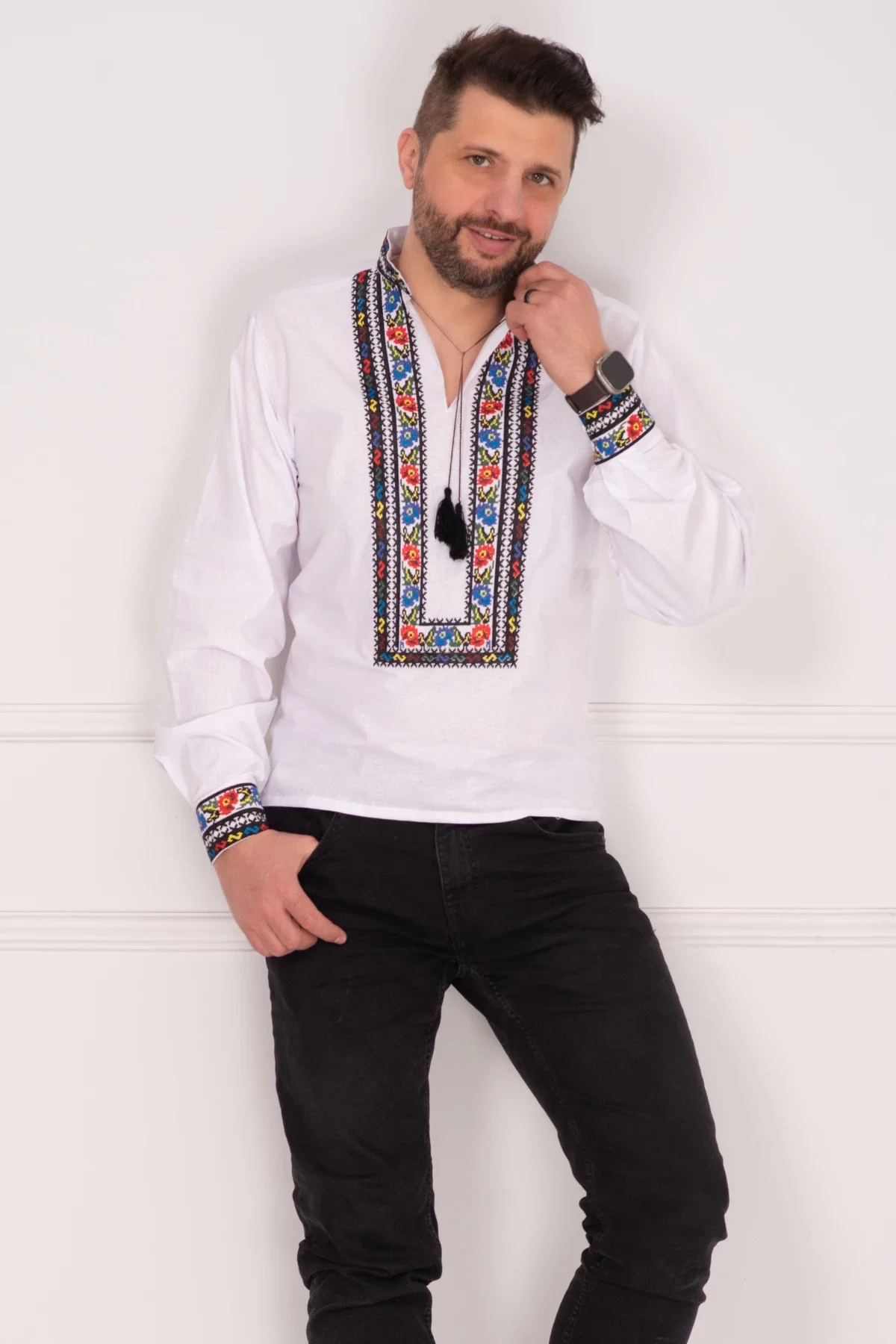 Traditional Ie barbateasca din bumbac alba cu motive populare multicolore