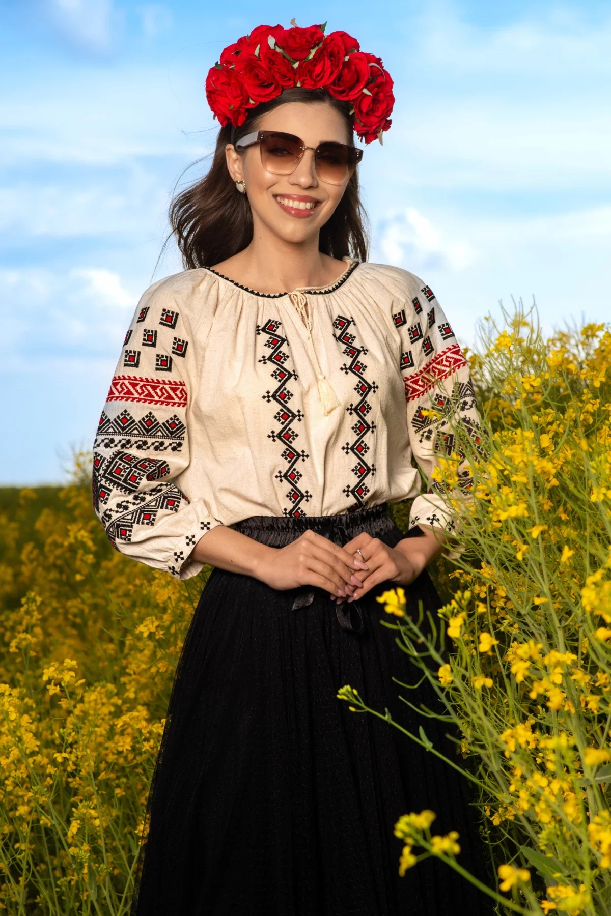 Traditional Ie dama a bej Gherghina cu simbolul rombului