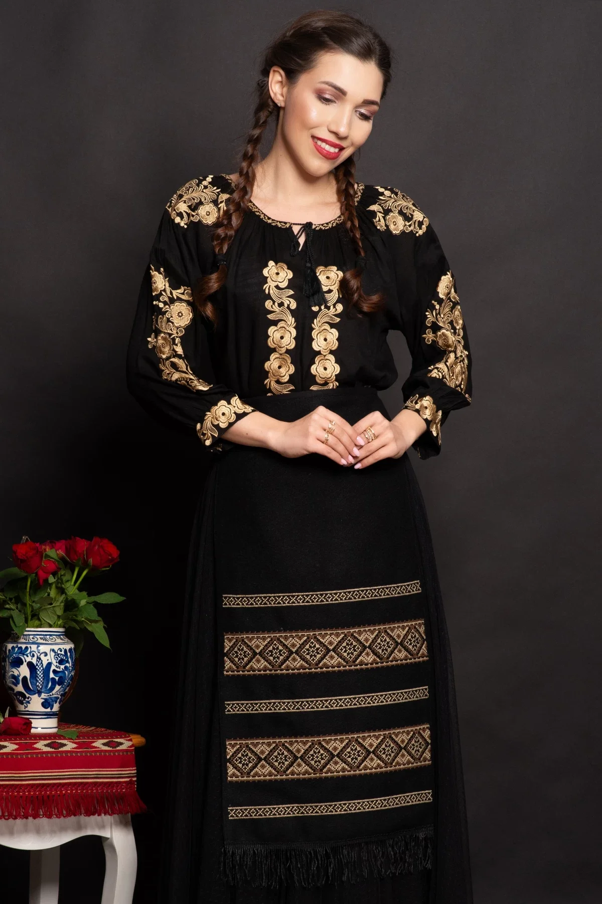 Traditional Ie dama a neagra Minodora cu broderie aurie