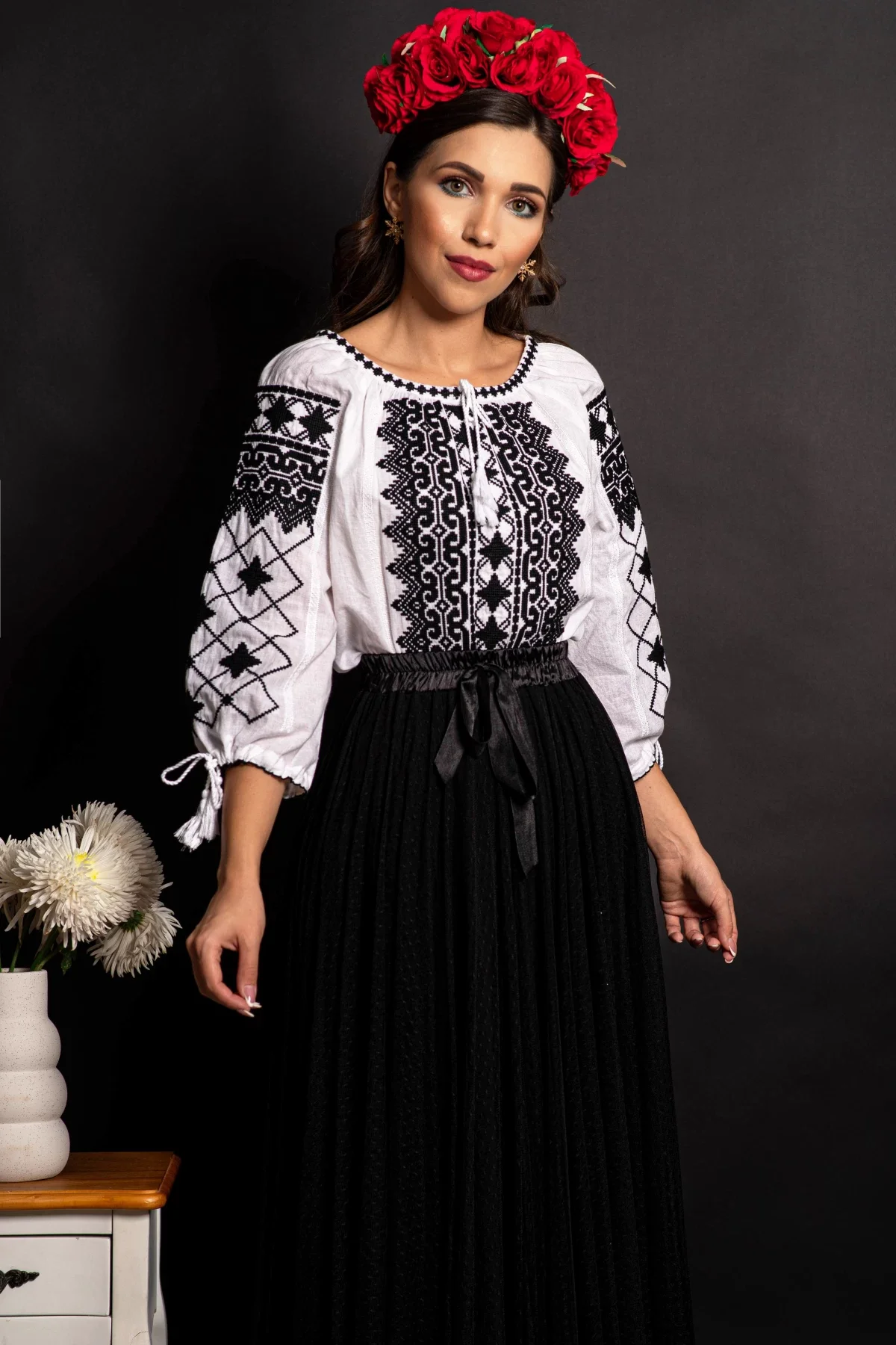 Traditional Ie dama din bumbac Constance cu broderie a si simbolul stelei
