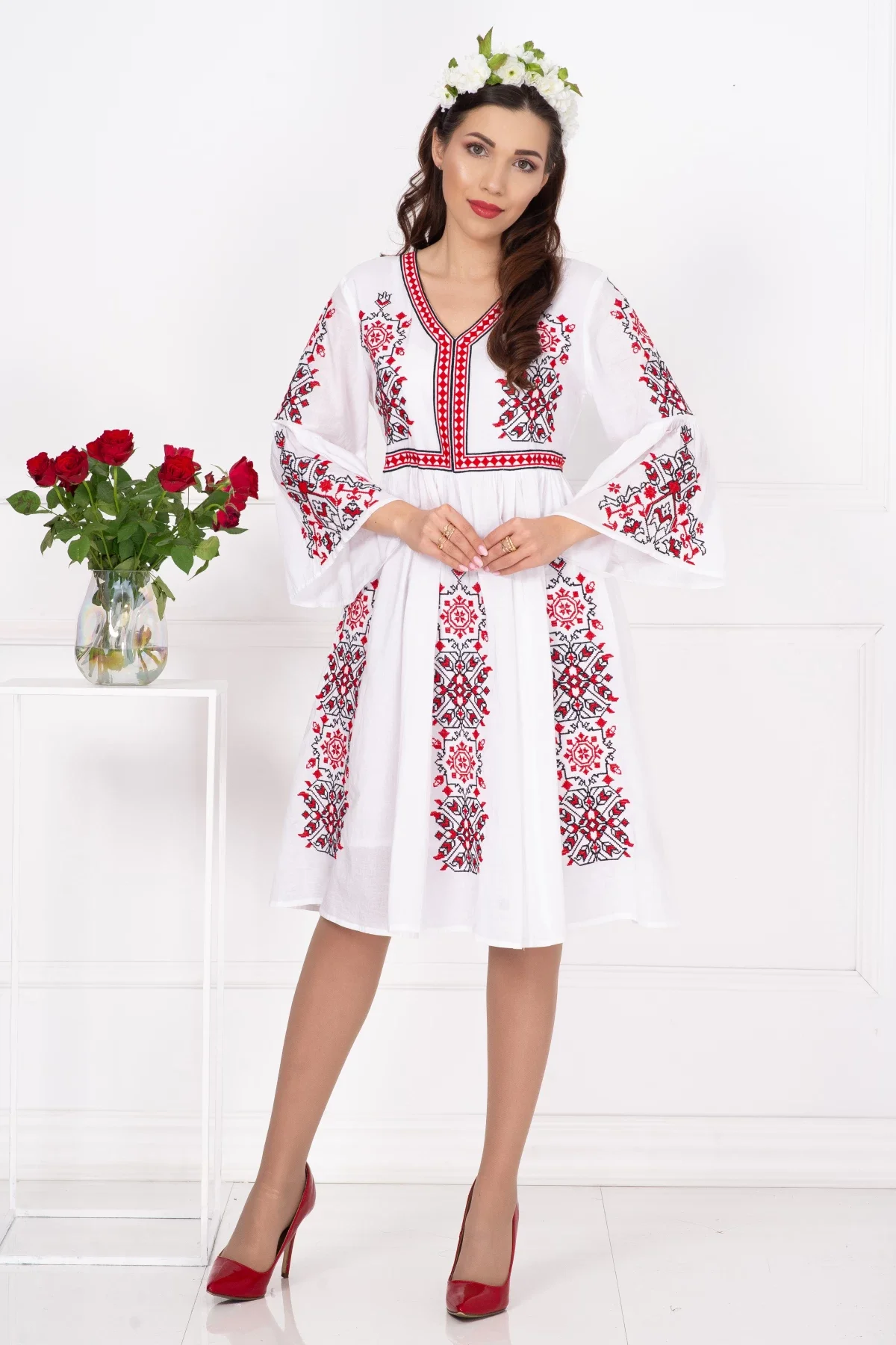 Traditional Rochie a din bumbac Angelica cu broderie inspirata din folclor