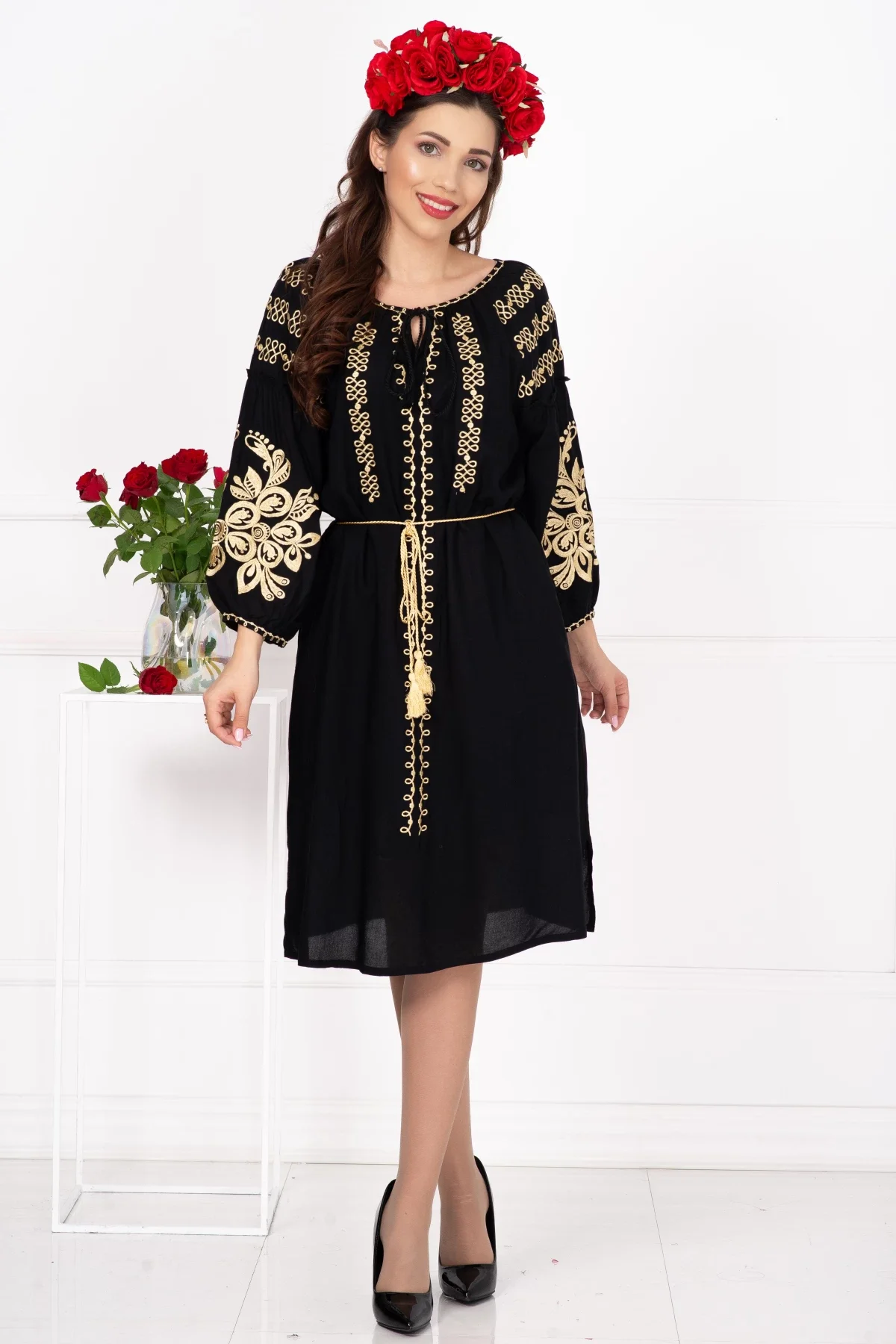 Traditional Rochie a din vascoza neagra Ecaterina cu broderie bej