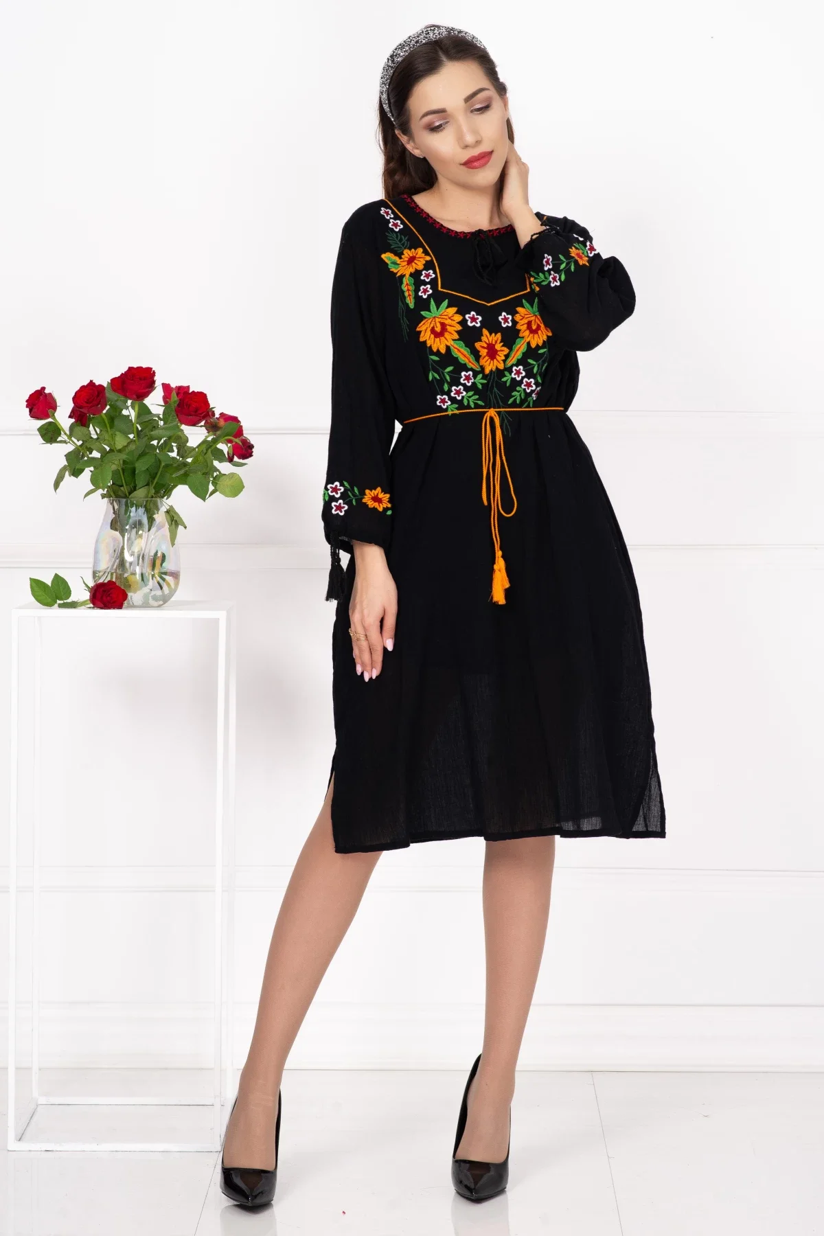 Traditional Rochie a neagra Dafina cu flori orange brodate