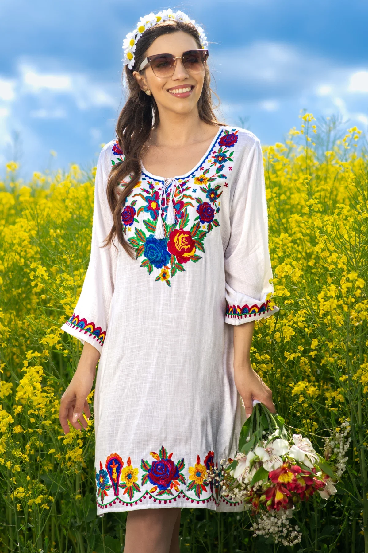 Traditional Rochie a Silvana din vascoza cu broderie florala