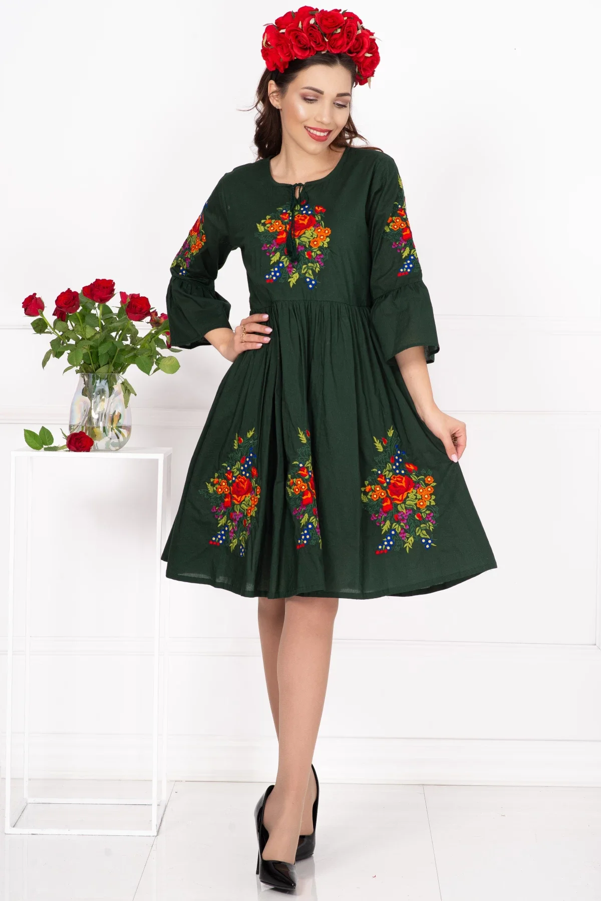 Traditional Rochie a verde Angelica cu flori multicolore brodate