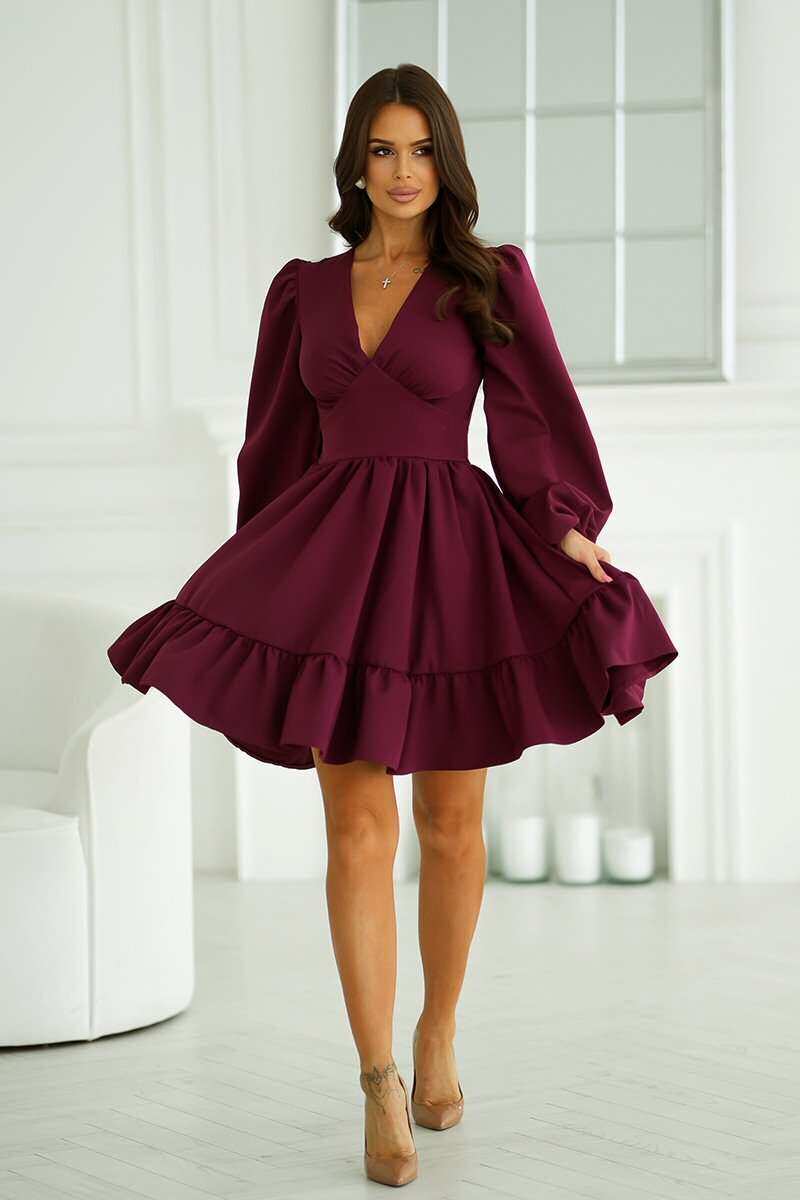 Bicotone Rochie babydoll scurta burgundy cu volane suprapuse si maneca lunga Rouelle