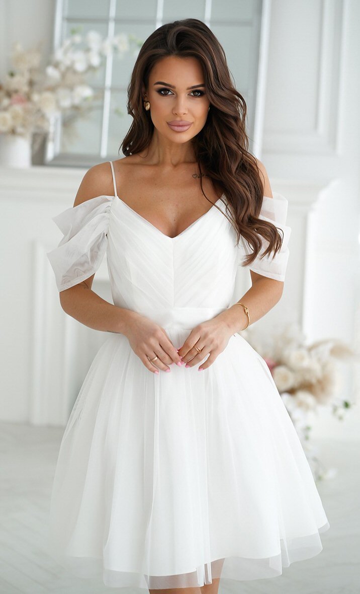 Bicotone Rochie cununie civila scurta din tulle alba cu umeri goi Cayenne