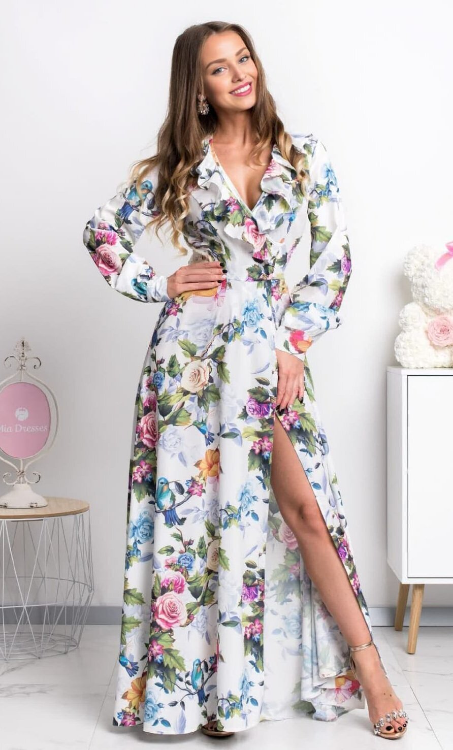 Numoco Rochie alba lunga cu flori multicolore cu maneca lunga suprapusa Rosella