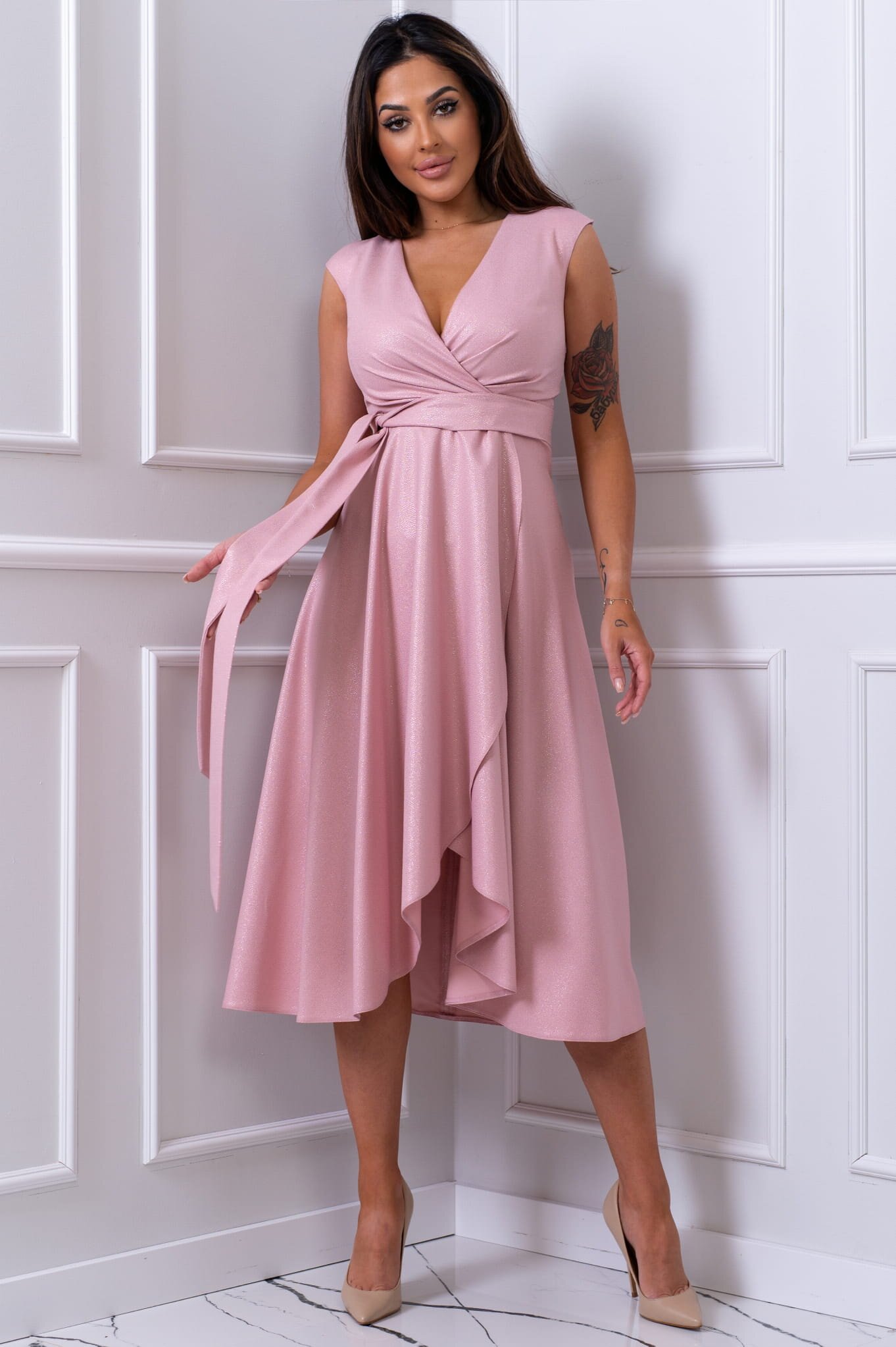  Rochie de ocazie midi din brocard roz pudra petrecuta asimetrica Greta