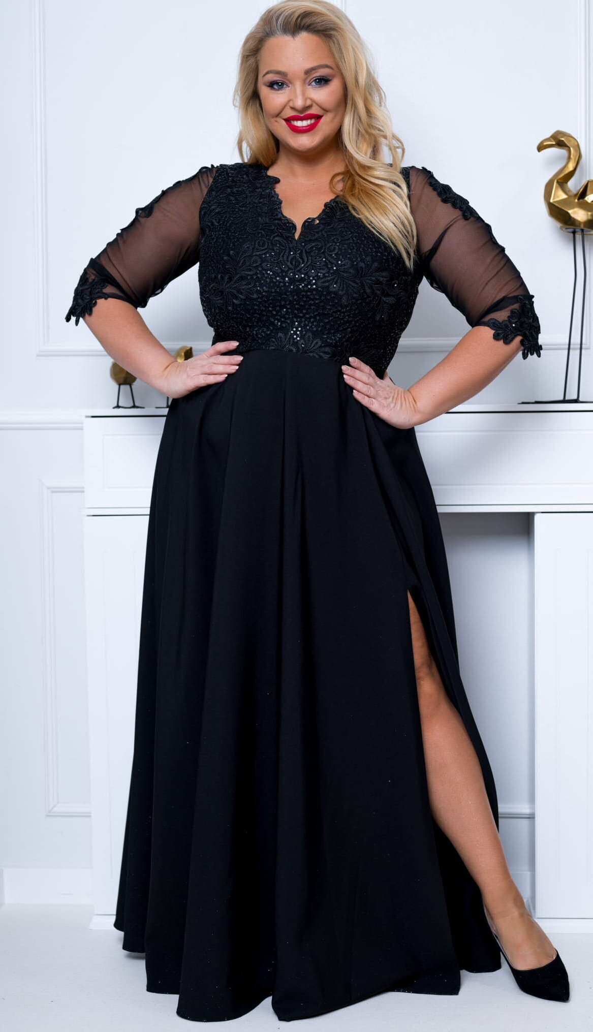  Rochie lunga neagra in marimi mari cu dantela si maneca trei sferturi Adalyze2
