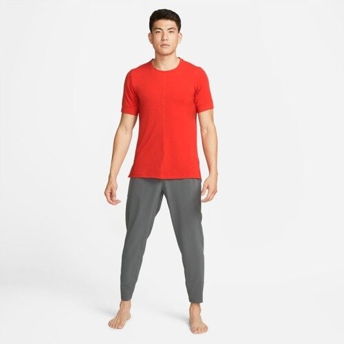 Nike Tricou barbati Yoga Dri-Fit BV4034-670