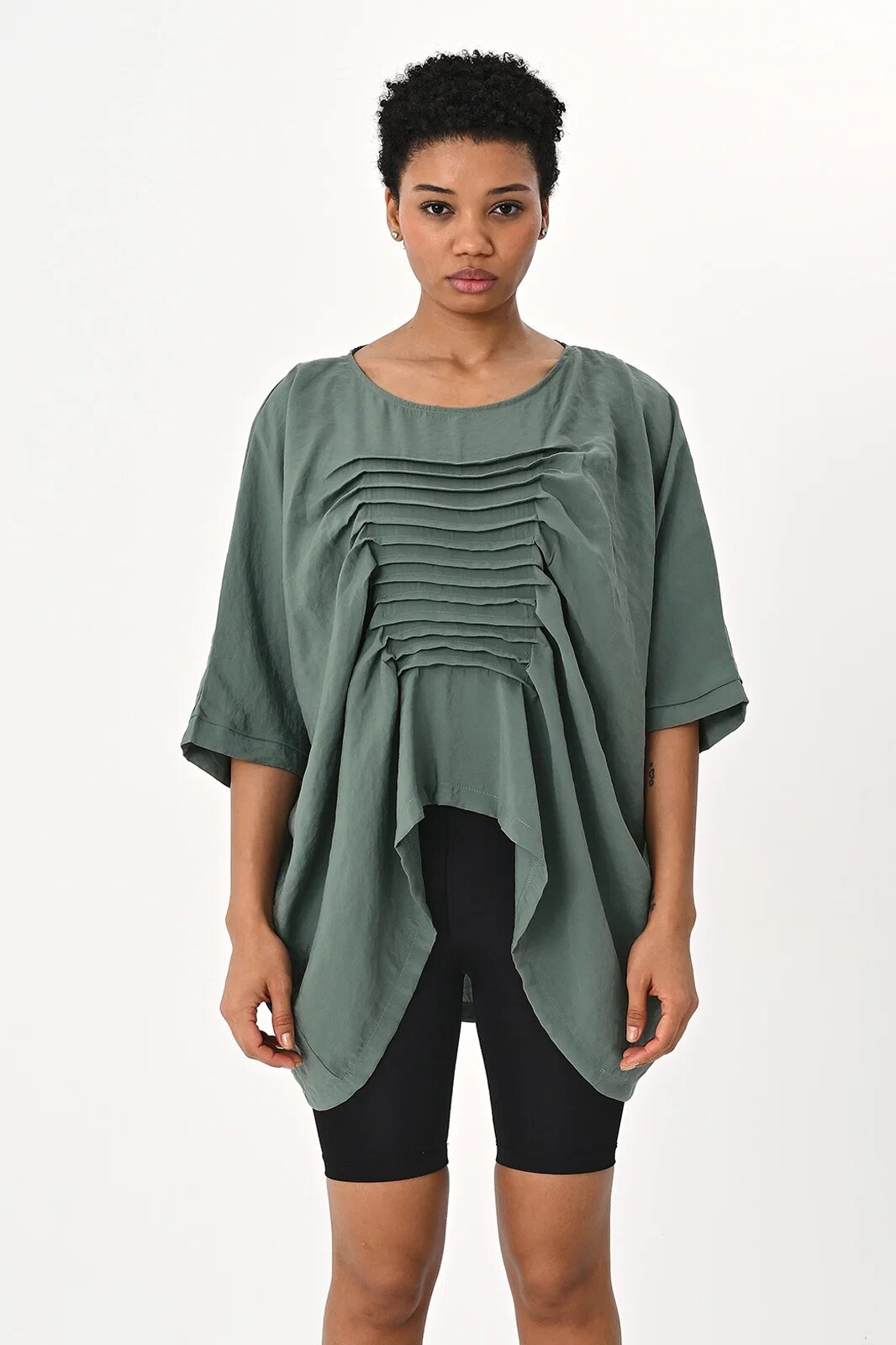 LES MIOS Bluza verde oversize din tencel cu pliseuri pe fata