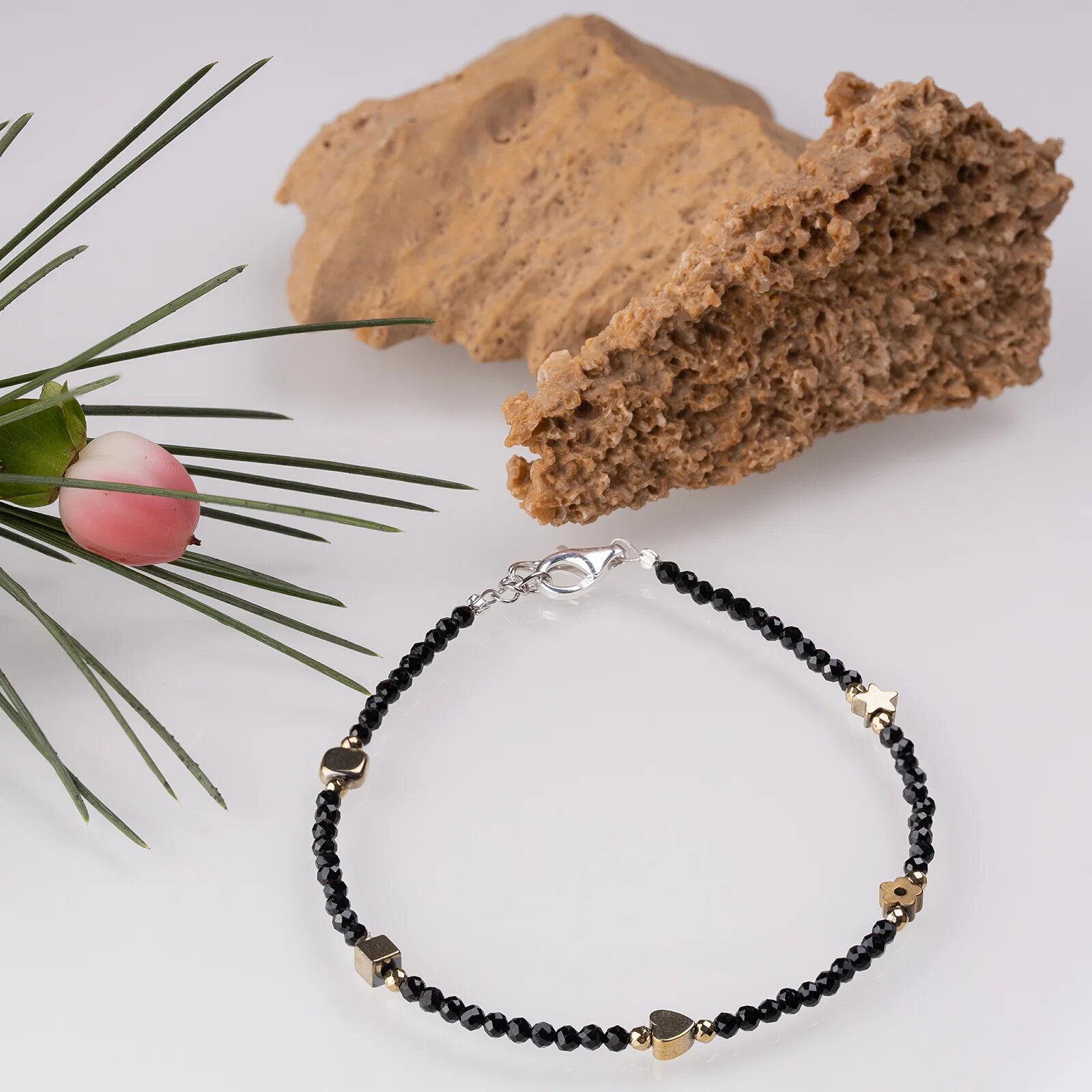 Maia Colt Bratara argint subtire din cubic zirconia negru si hematit auriu de diferite forme